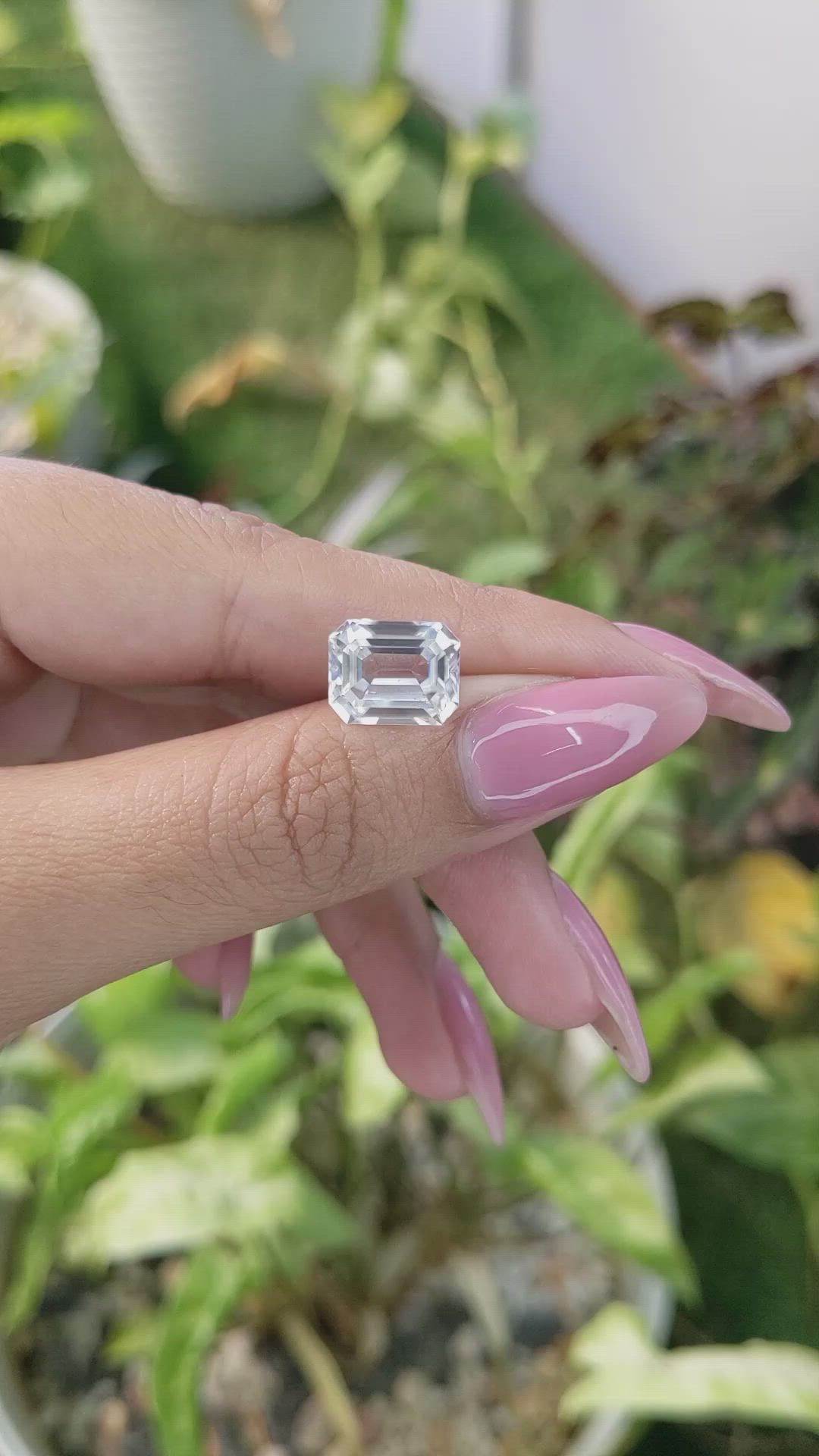 6.57 Ct. Zircon from Ceylon (Sri Lanka) Size Video