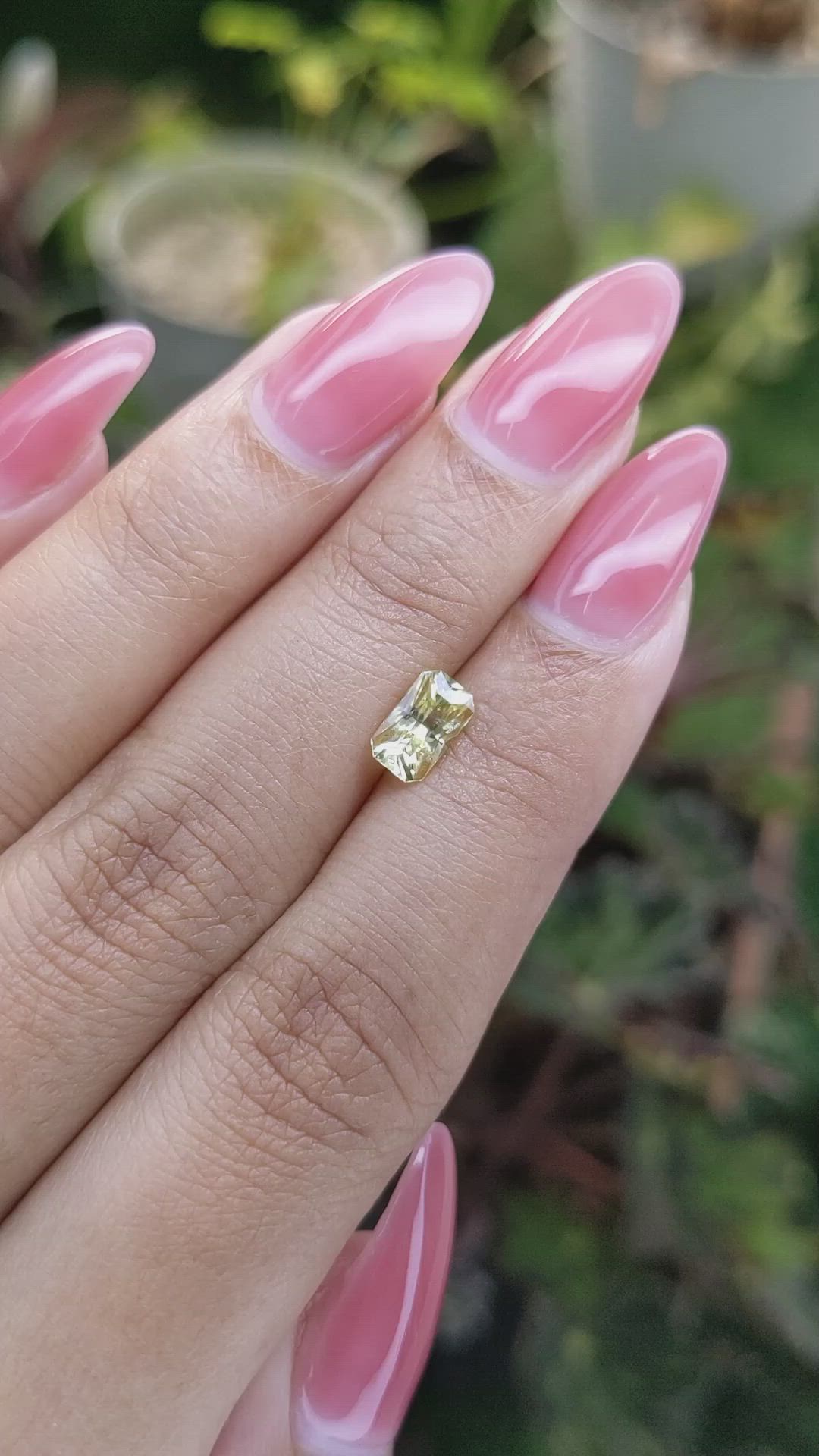 1.07 Ct. Zircon from Ceylon (Sri Lanka) Size Video