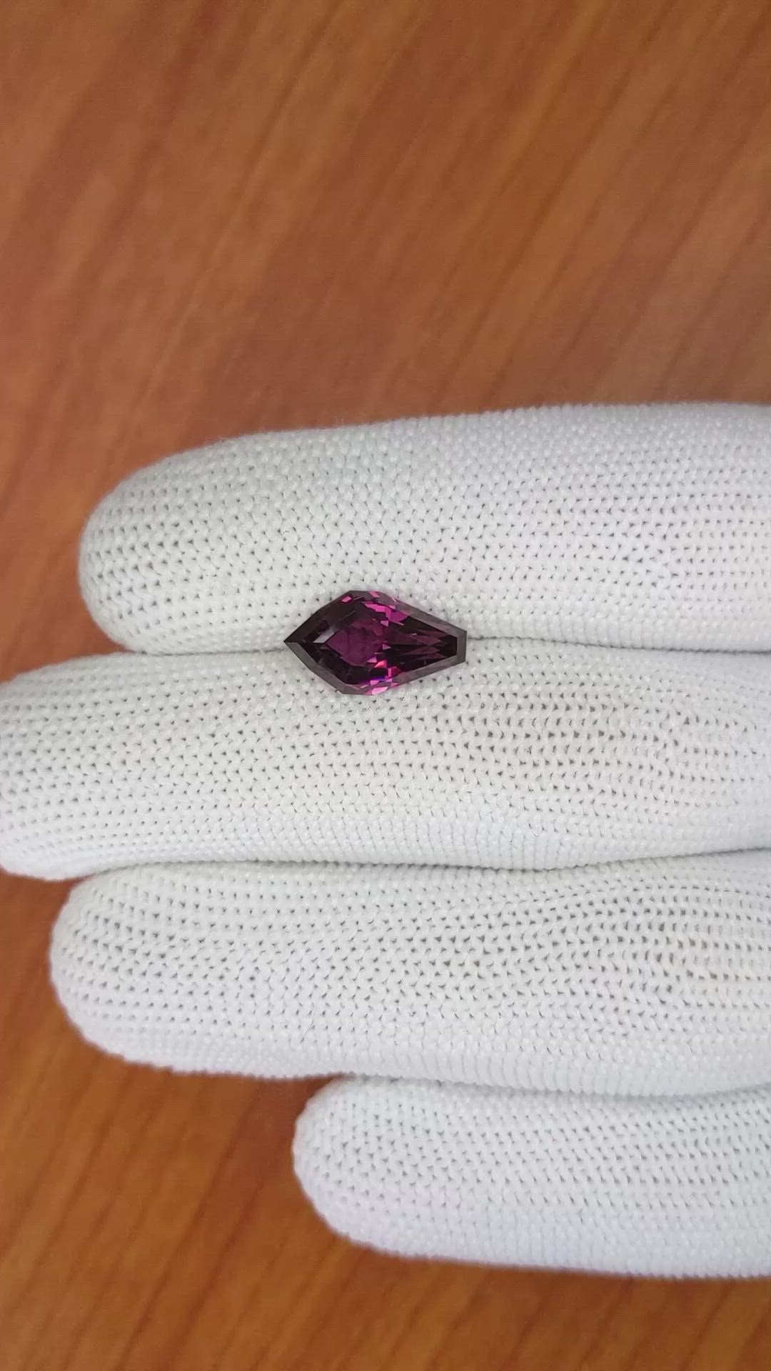 4.02 Ct. Spinel from Ceylon (Sri Lanka) Size Video