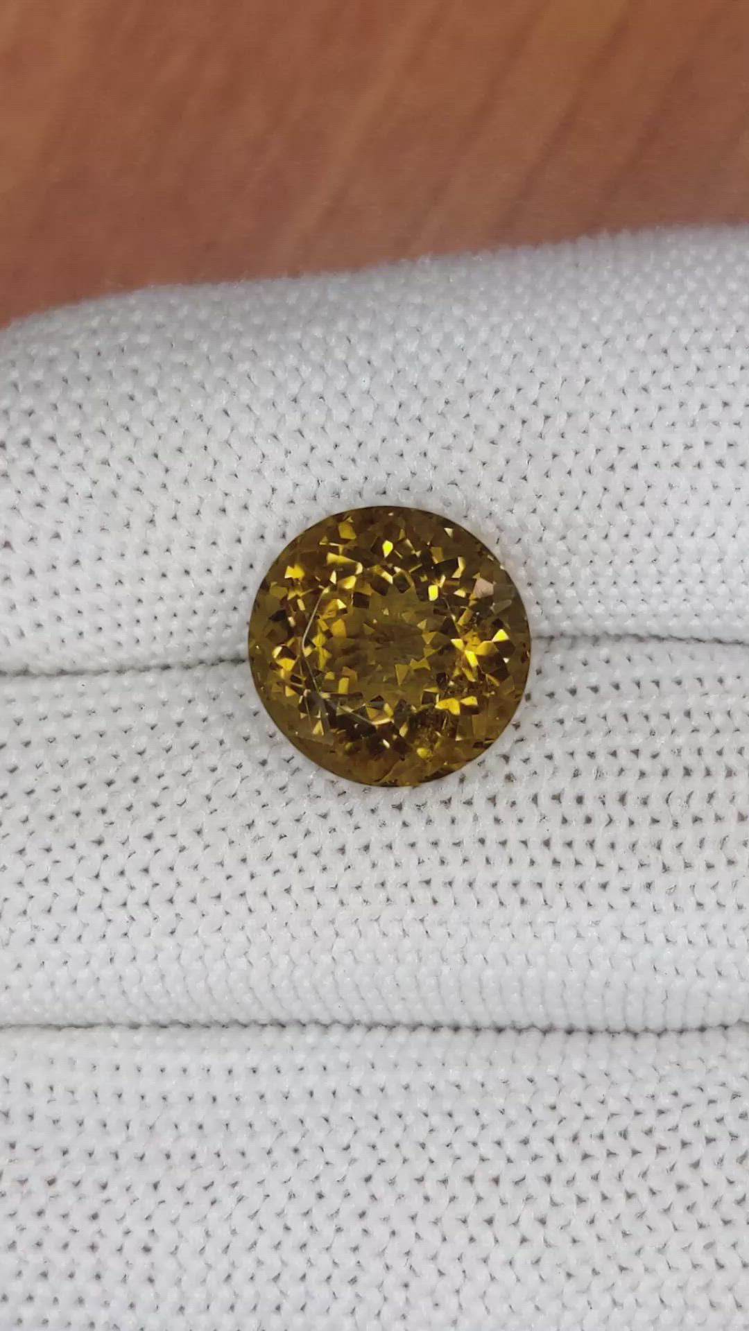 6.70 Ct. Smokey Quartz from Ceylon (Sri Lanka) Size Video