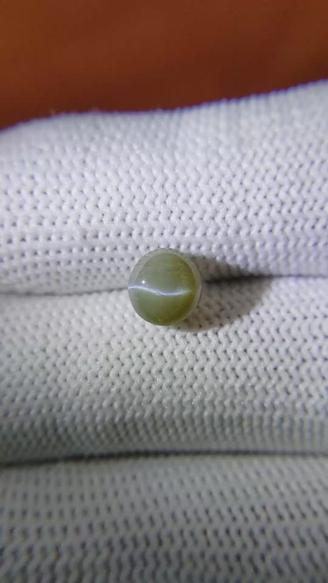 2.33 Ct. Cabochon Chrysoberyl from Ceylon (Sri Lanka) Size Video