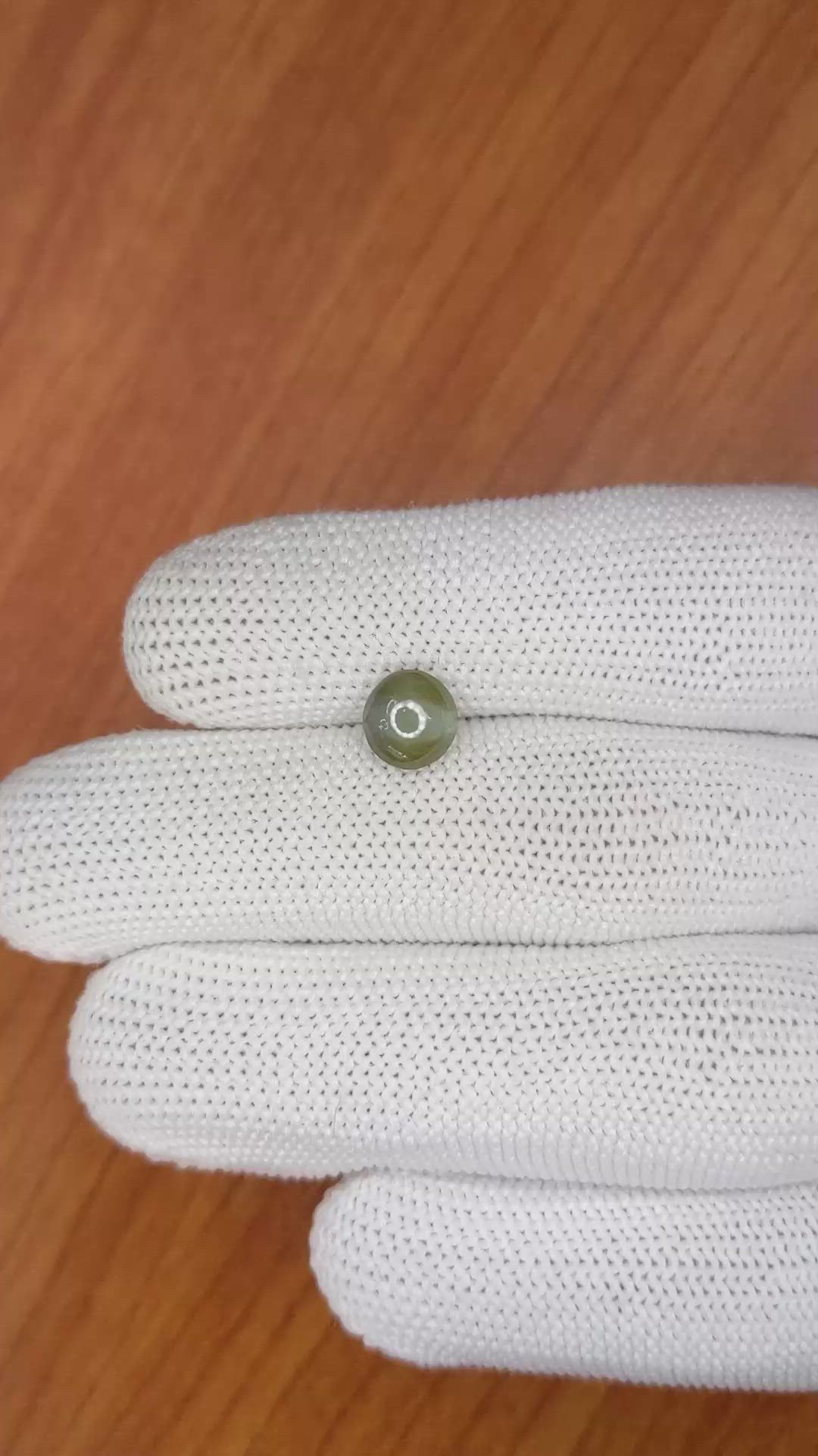 2.33 Ct. Cabochon Chrysoberyl from Ceylon (Sri Lanka) Size Video