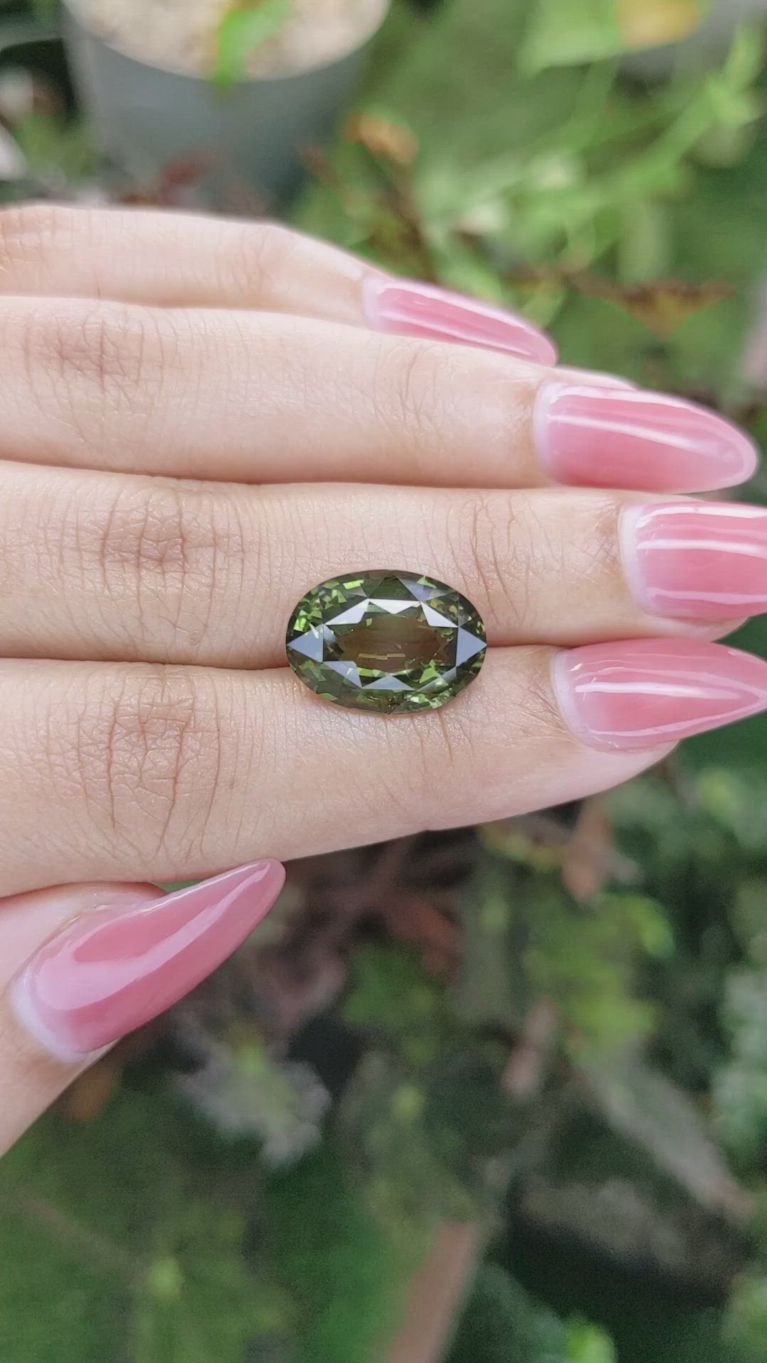 8.57 Ct. Alexandrite from Ceylon (Sri Lanka) Size Video