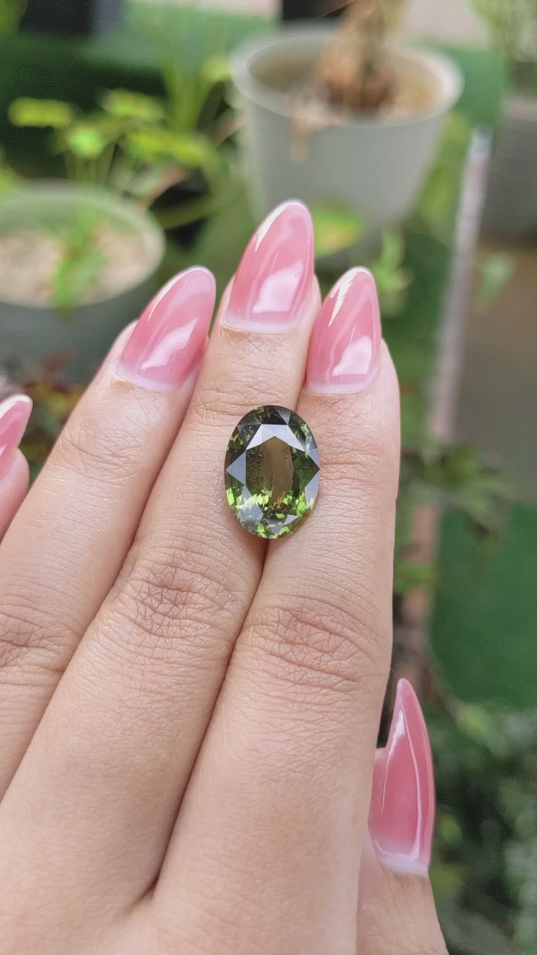 8.57 Ct. Alexandrite from Ceylon (Sri Lanka) Size Video