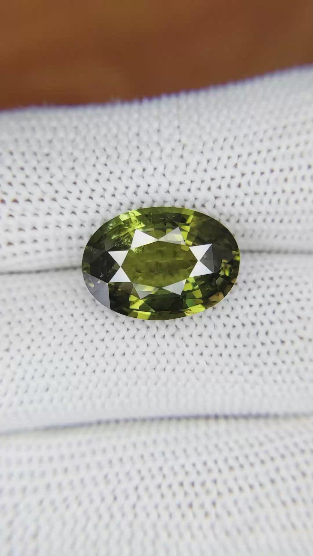 8.57 Ct. Alexandrite from Ceylon (Sri Lanka) Size Video