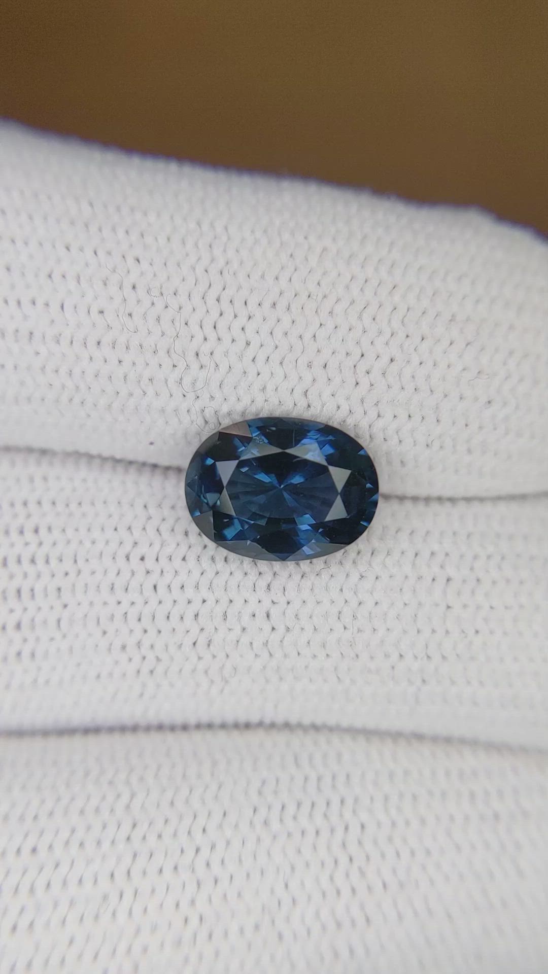 2.69 Ct. Spinel from Ceylon (Sri Lanka) Size Video