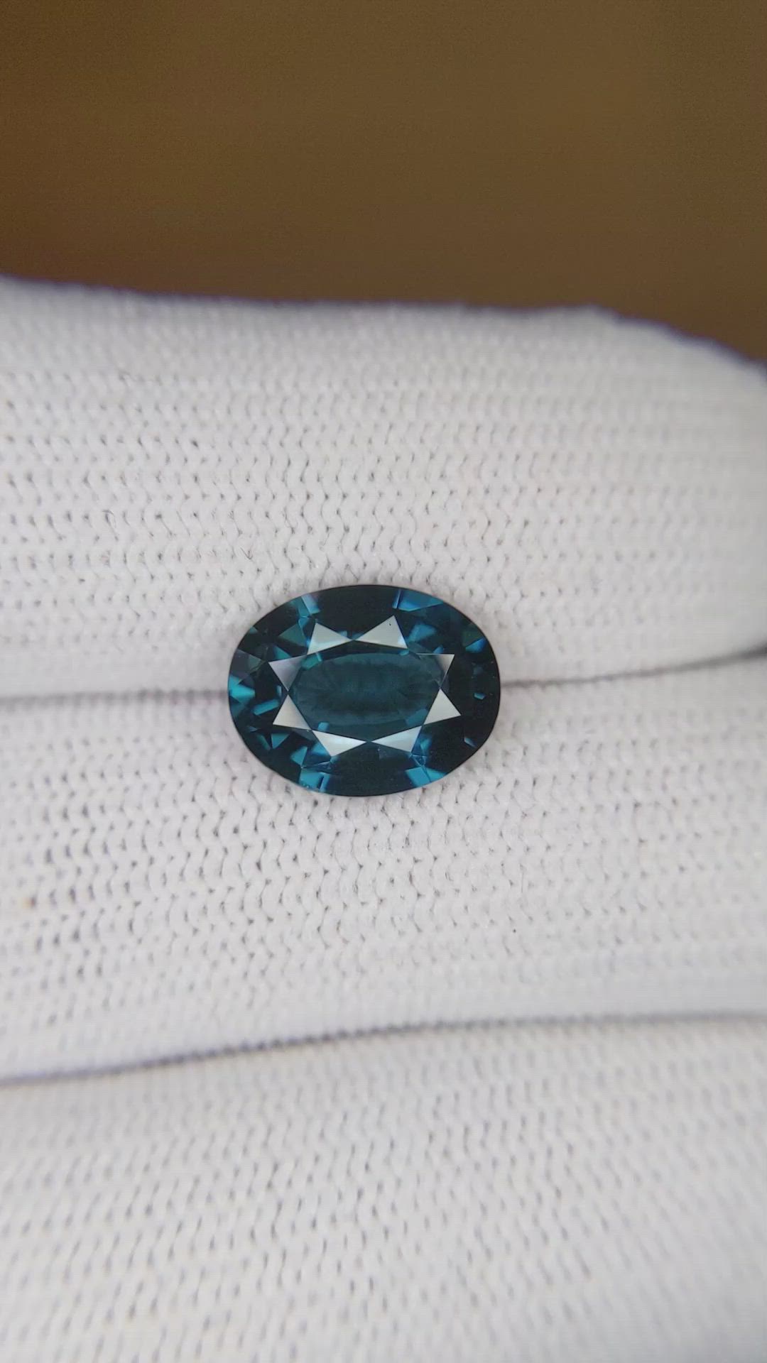 2.95 Ct. Spinel from Ceylon (Sri Lanka) Size Video