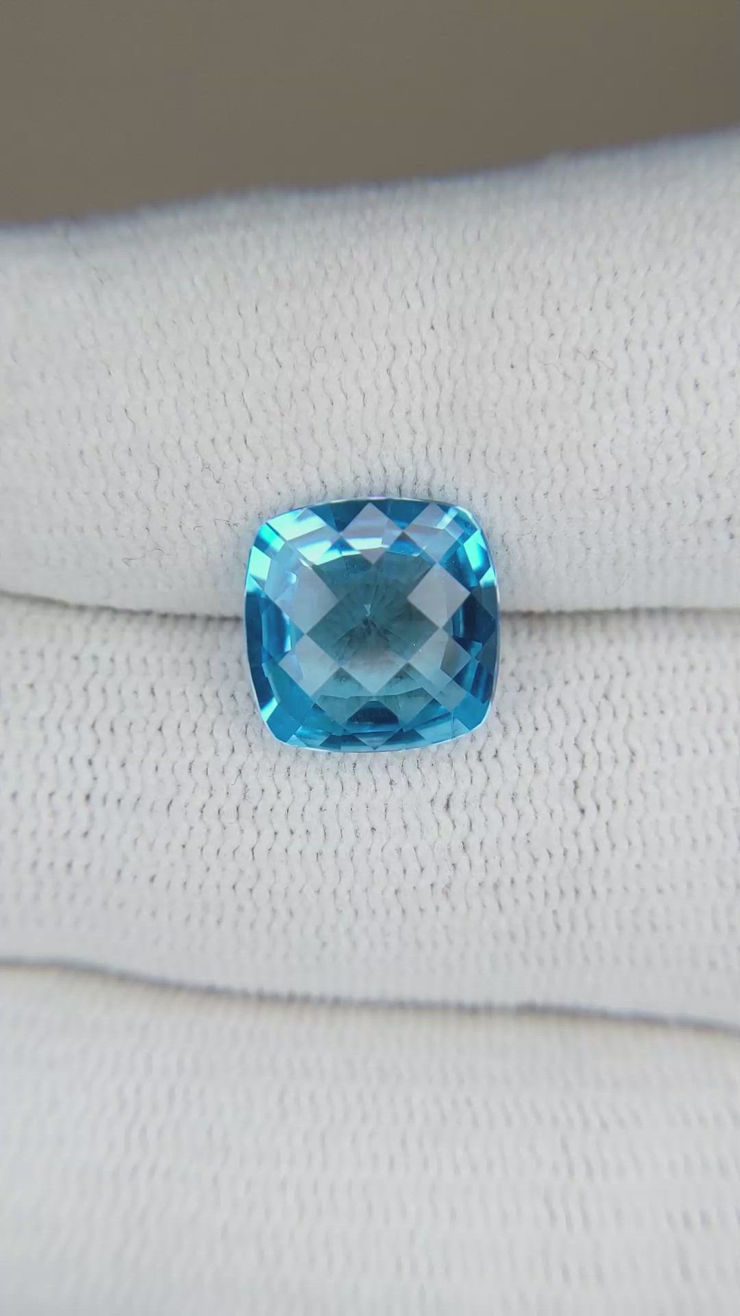 4.32 Ct. Topaz from Ceylon (Sri Lanka) Size Video