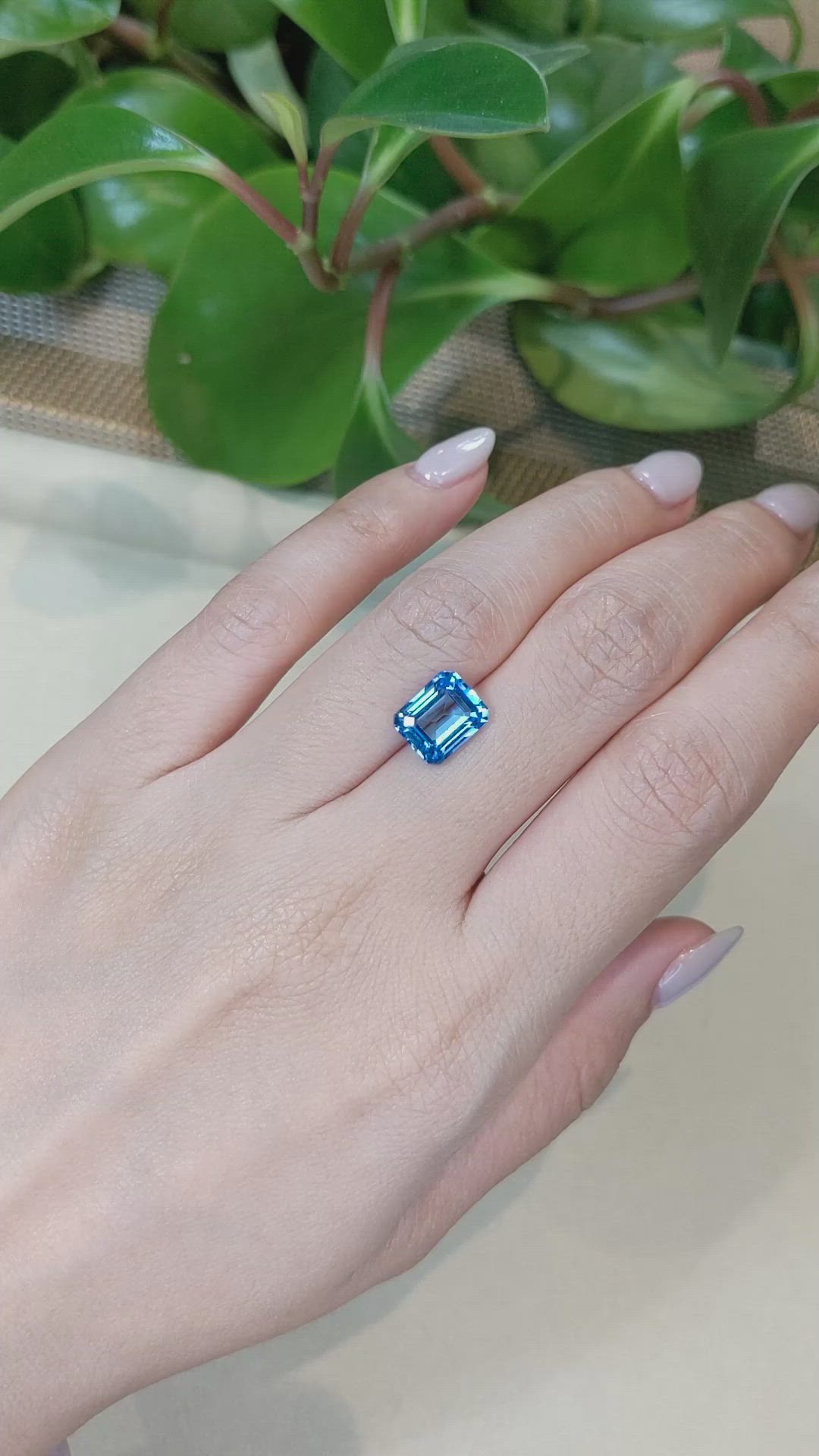 4.00 Ct. Topaz from Ceylon (Sri Lanka) Size Video