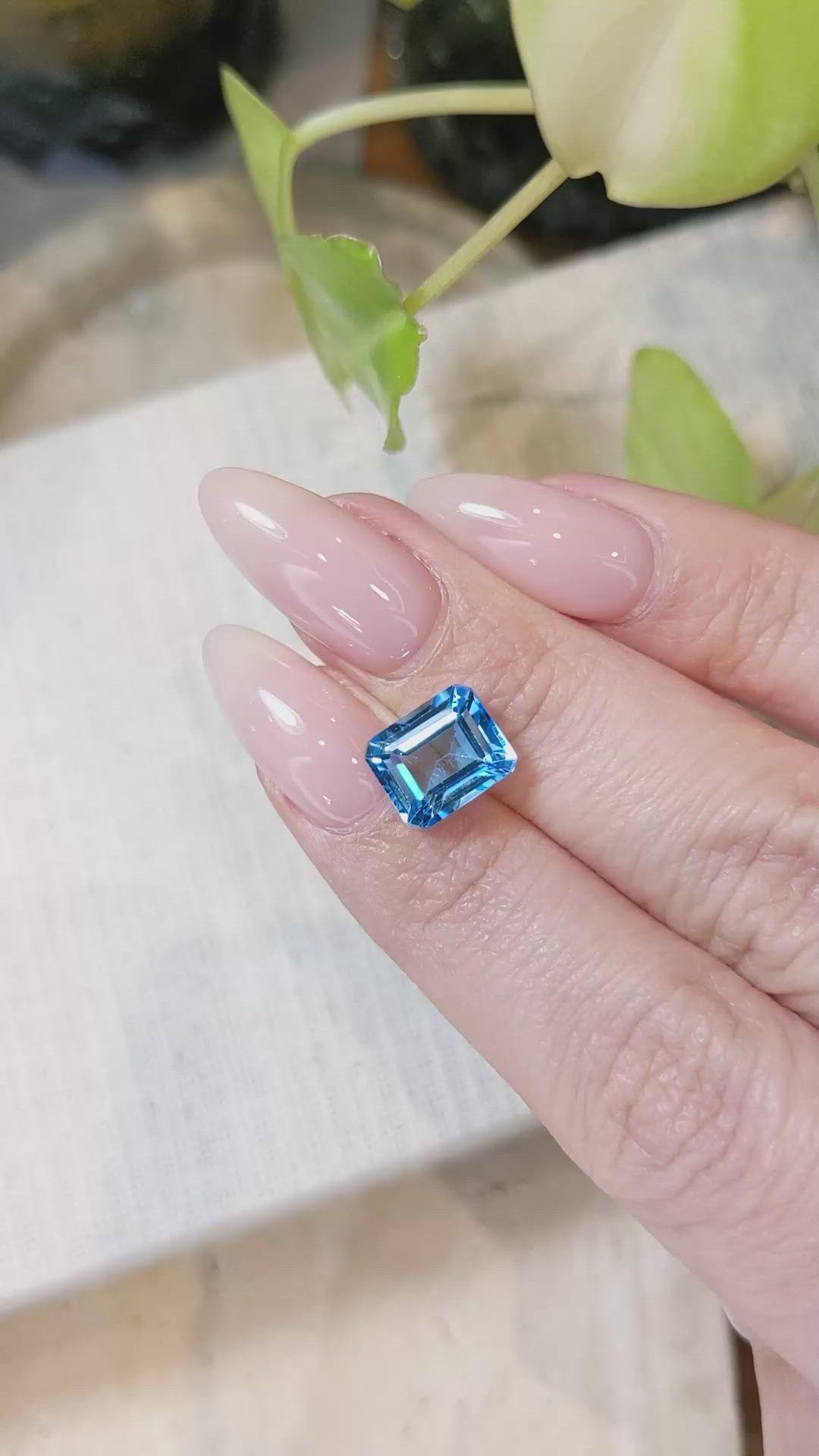 4.00 Ct. Topaz from Ceylon (Sri Lanka) Size Video