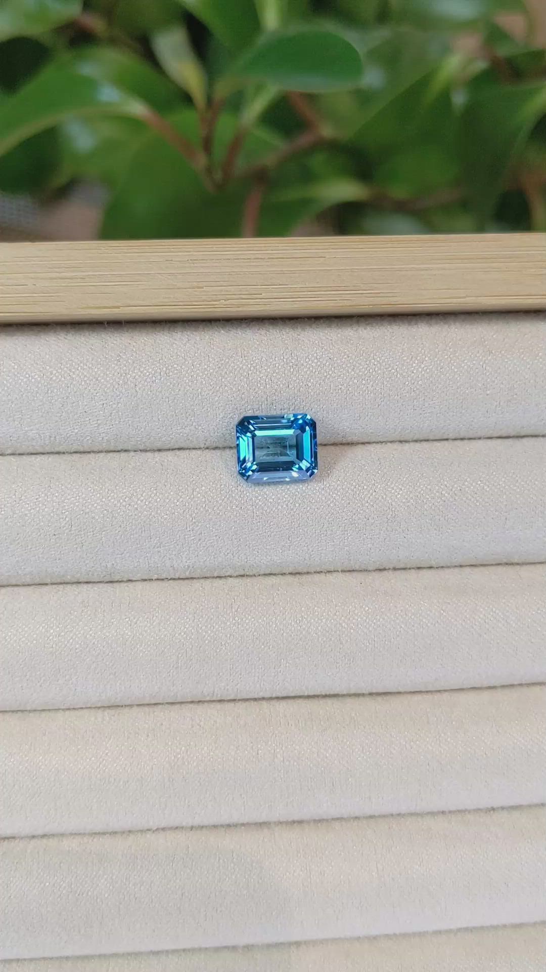 4.00 Ct. Topaz from Ceylon (Sri Lanka) Size Video