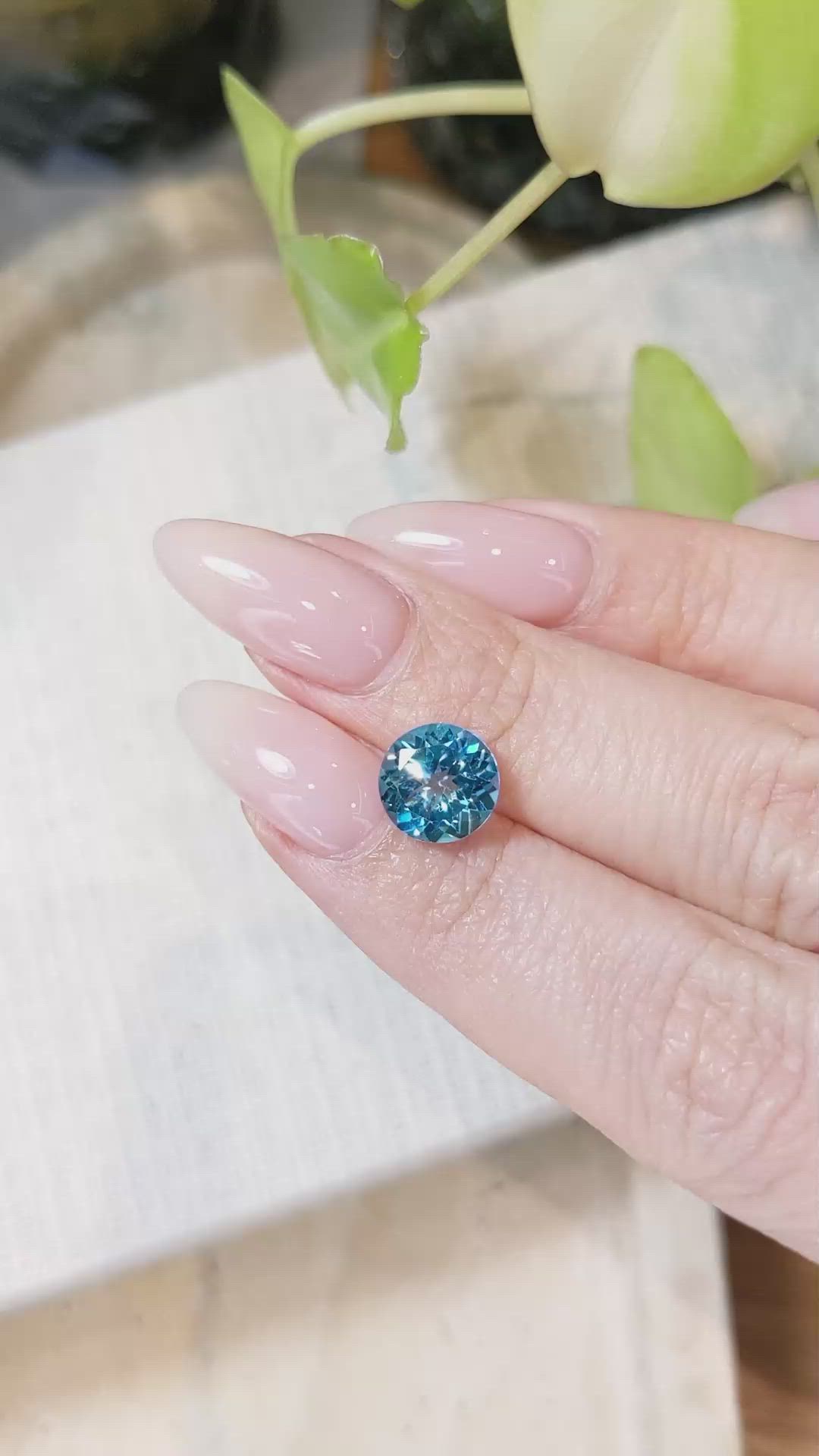 3.11 Ct. Topaz from Ceylon (Sri Lanka) Size Video