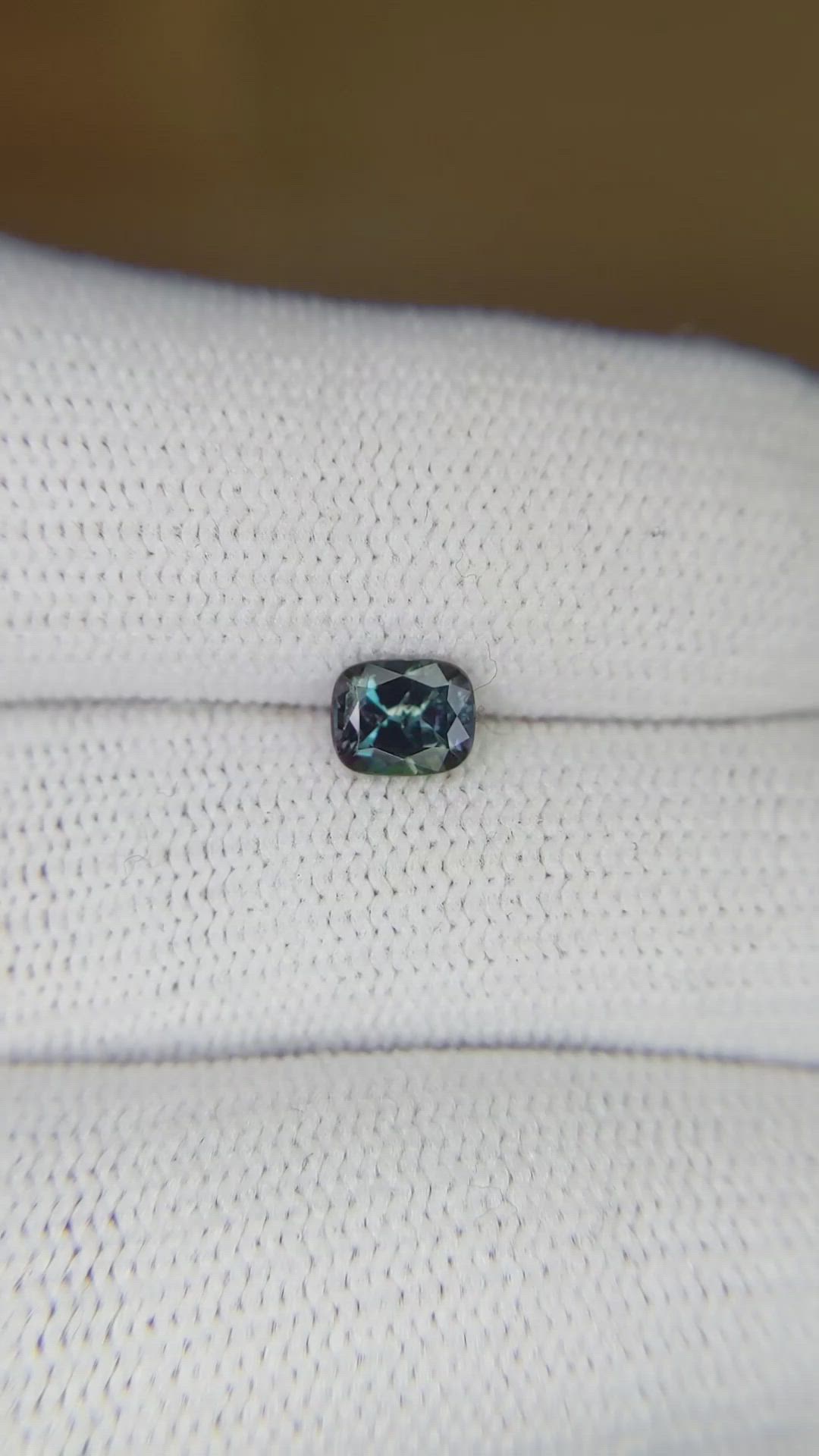 0.55 Ct. Alexandrite from Ceylon (Sri Lanka) Size Video