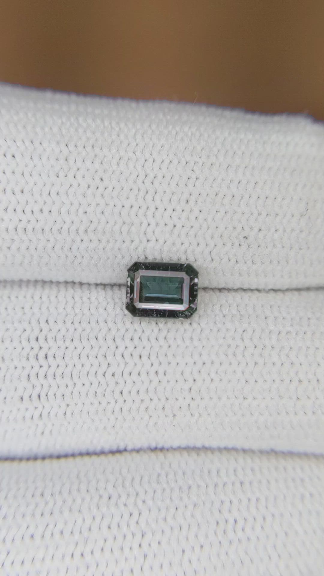 0.76 Ct. Alexandrite from Ceylon (Sri Lanka) Size Video