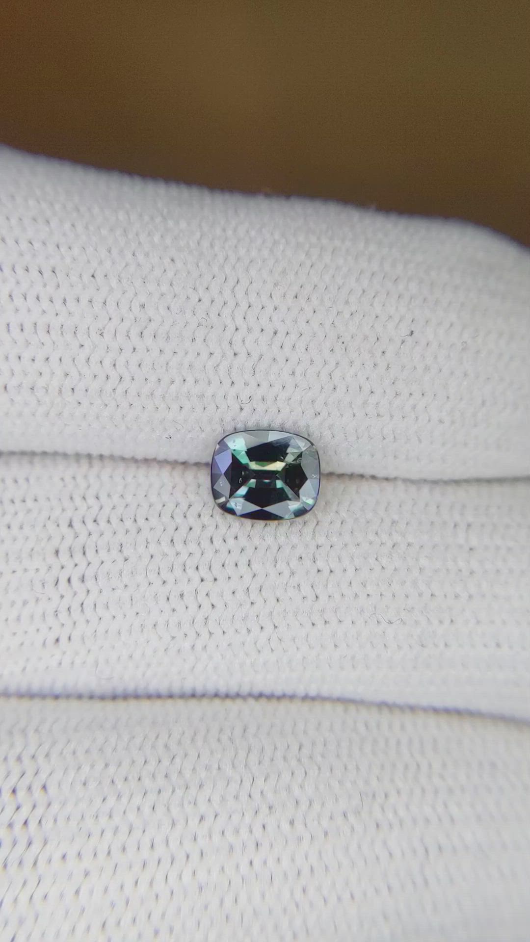 0.71 Ct. Alexandrite from Ceylon (Sri Lanka) Size Video