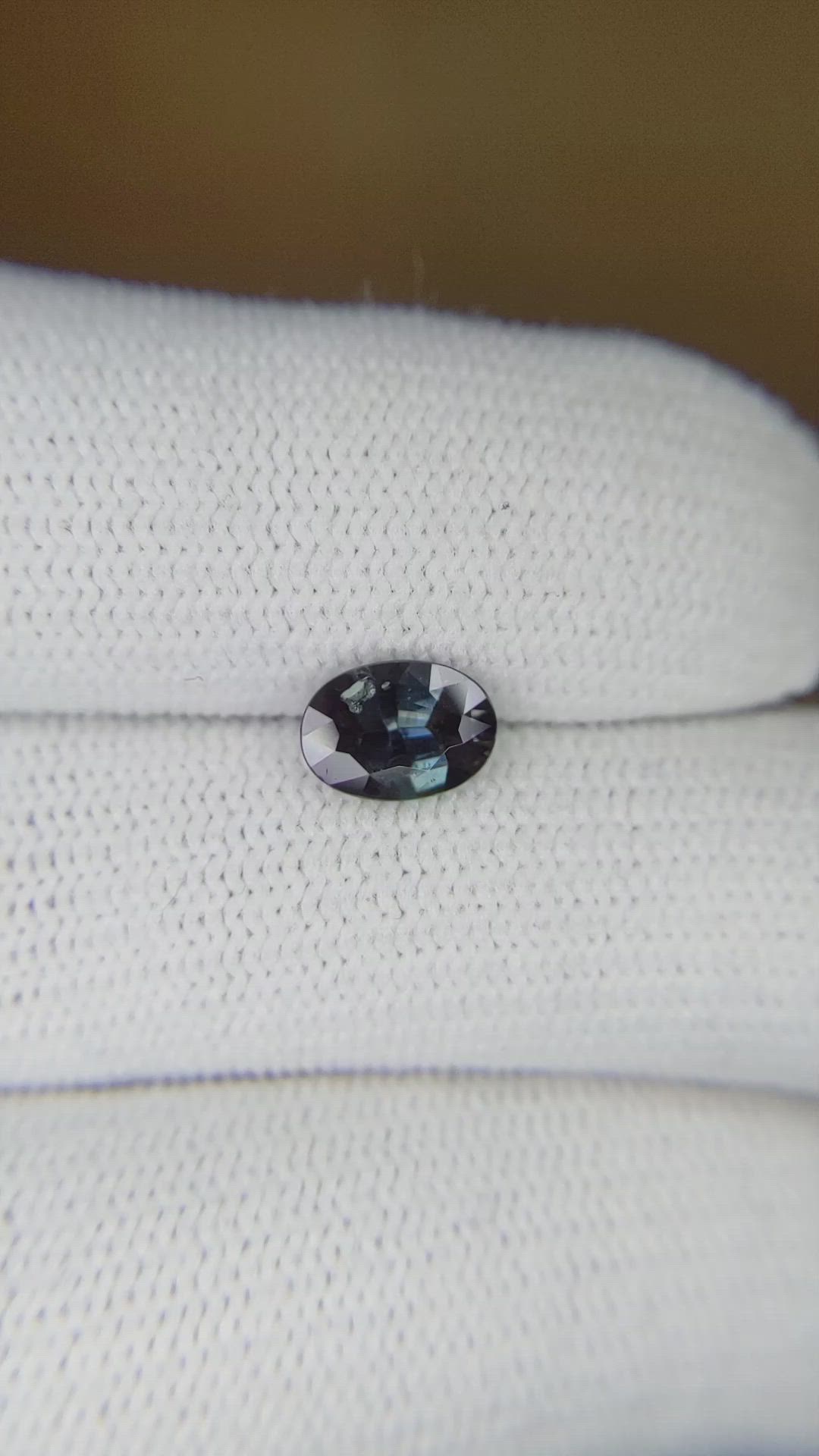 0.91 Ct. Alexandrite from Ceylon (Sri Lanka) Size Video