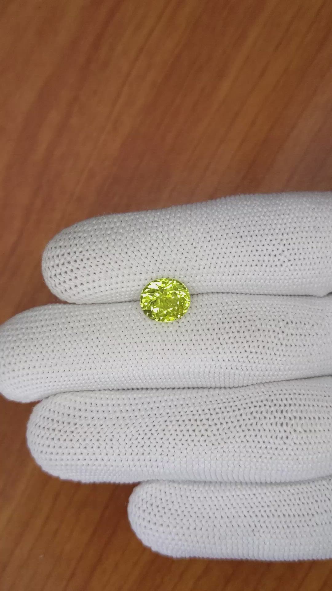 2.56 Ct. Chrysoberyl from Ceylon (Sri Lanka) Size Video