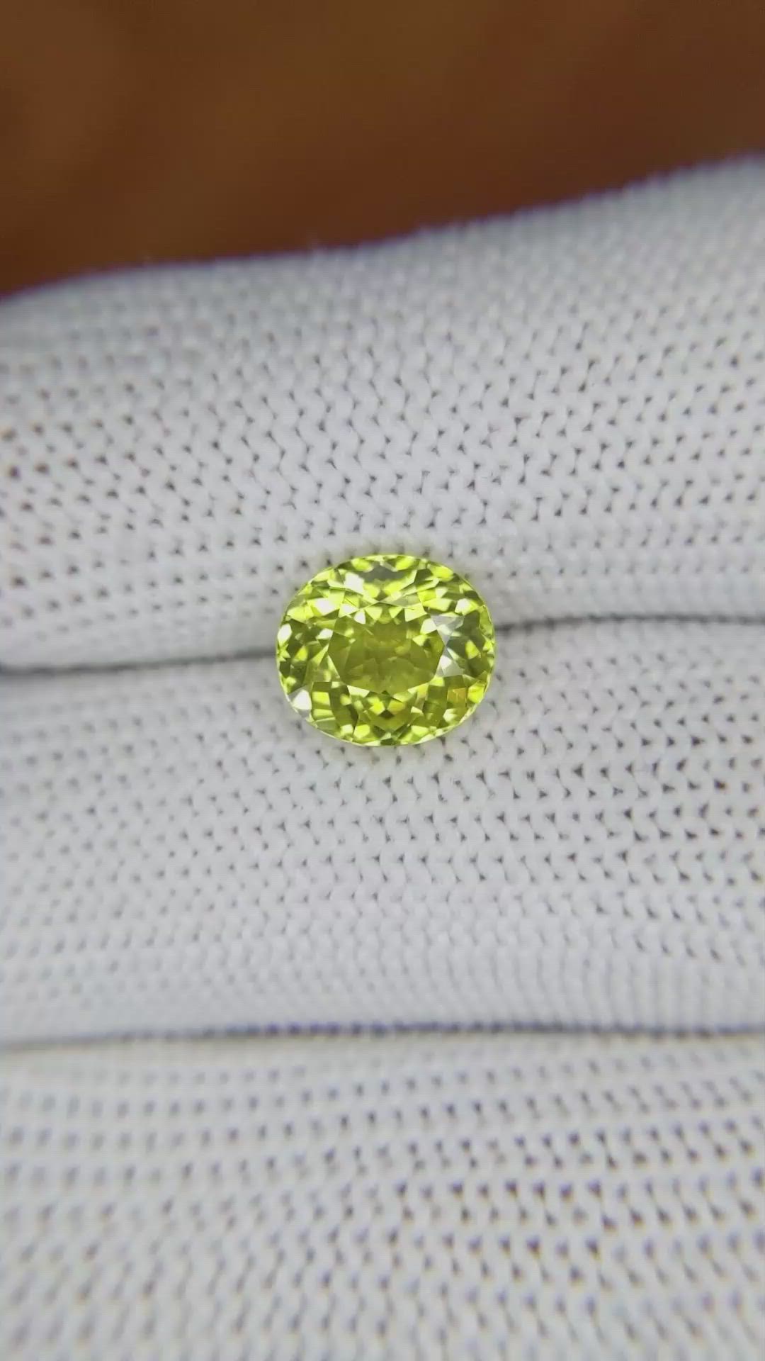 2.56 Ct. Chrysoberyl from Ceylon (Sri Lanka) Size Video