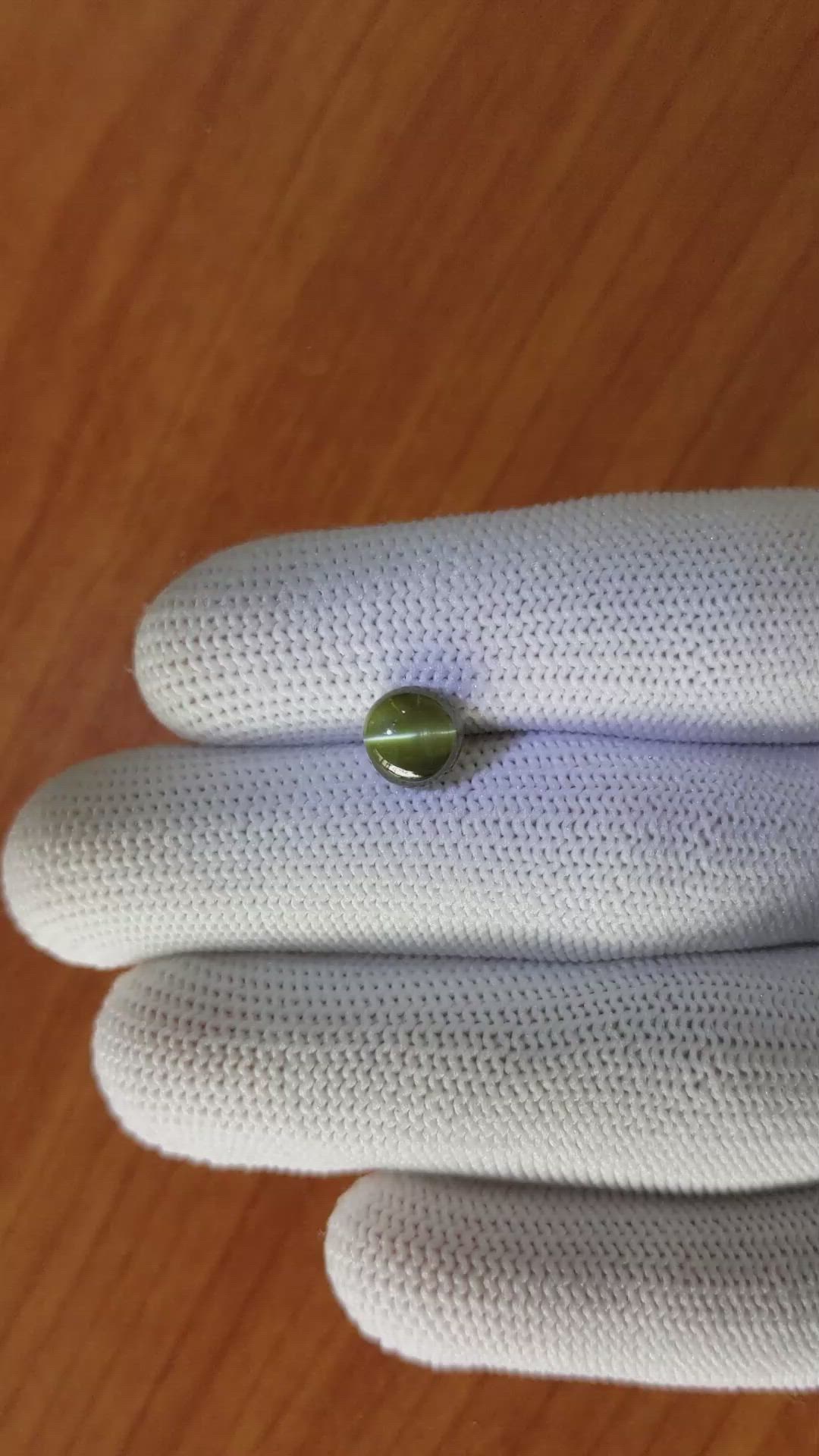 2.66 Ct. Cabochon Chrysoberyl from Ceylon (Sri Lanka) Size Video