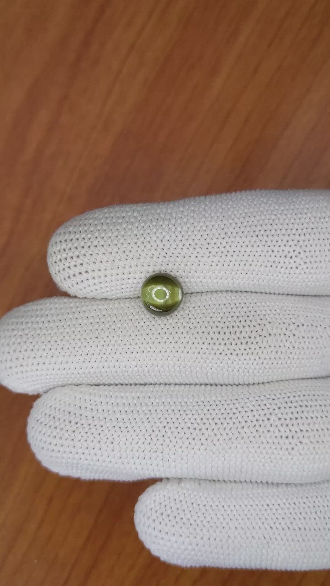 2.66 Ct. Cabochon Chrysoberyl from Ceylon (Sri Lanka) Size Video