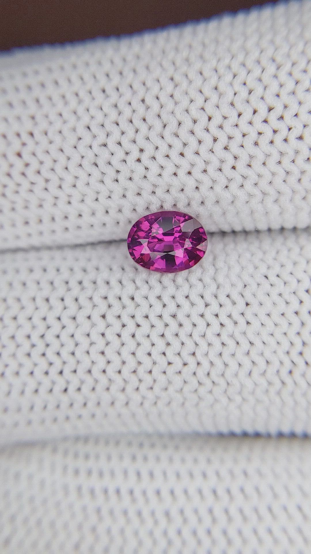 0.88 Ct. Spinel from Ceylon (Sri Lanka) Size Video