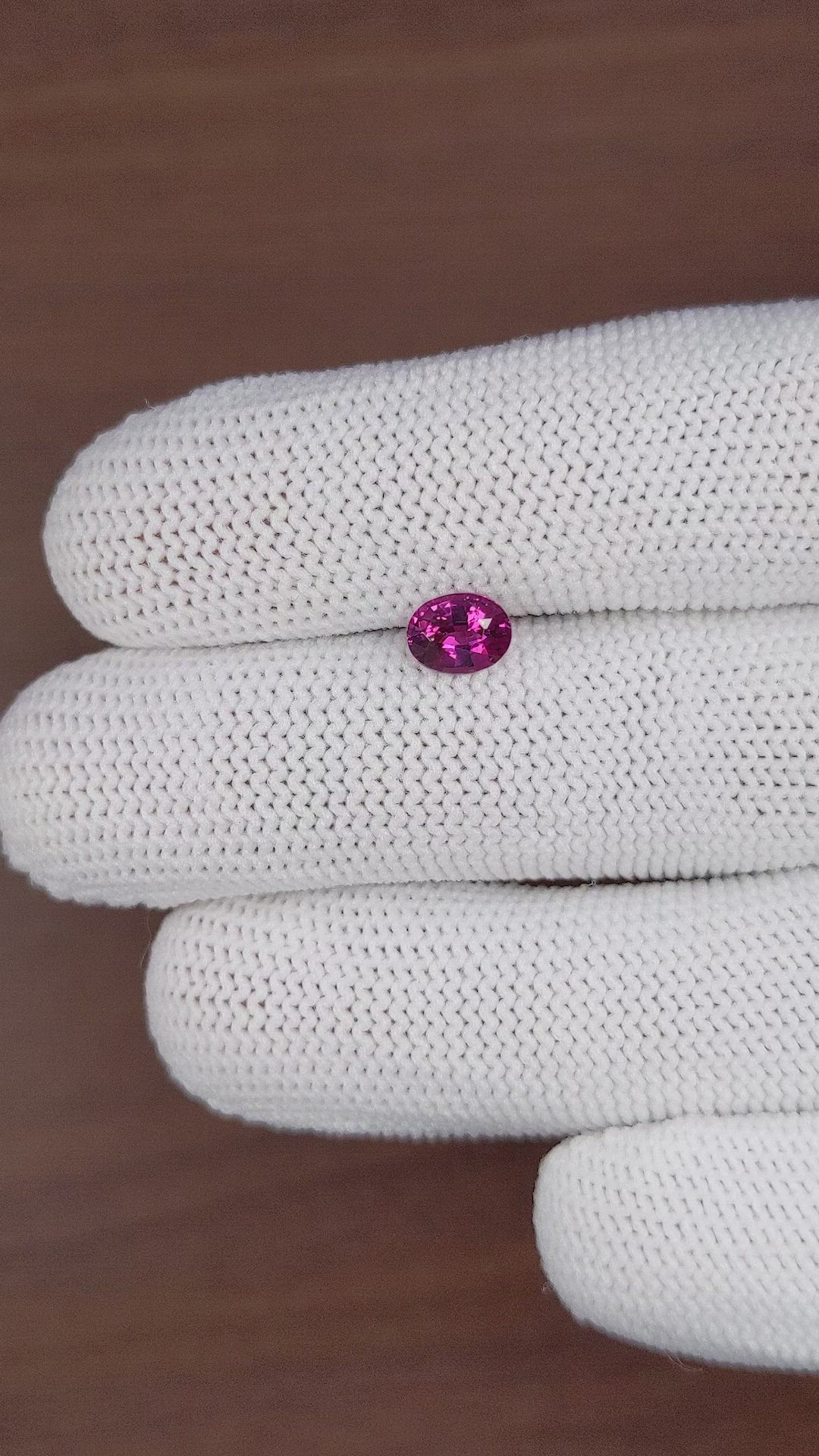 0.88 Ct. Spinel from Ceylon (Sri Lanka) Size Video