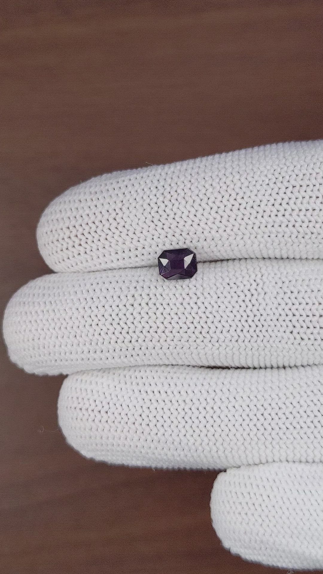 1.05 Ct. Spinel from Ceylon (Sri Lanka) Size Video
