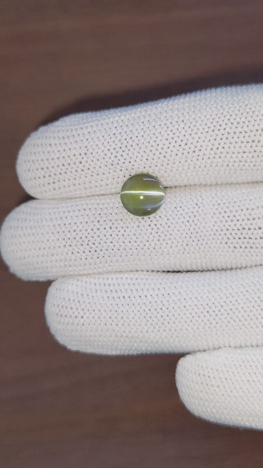 2.76 Ct. Cabochon Chrysoberyl from Ceylon (Sri Lanka) Size Video