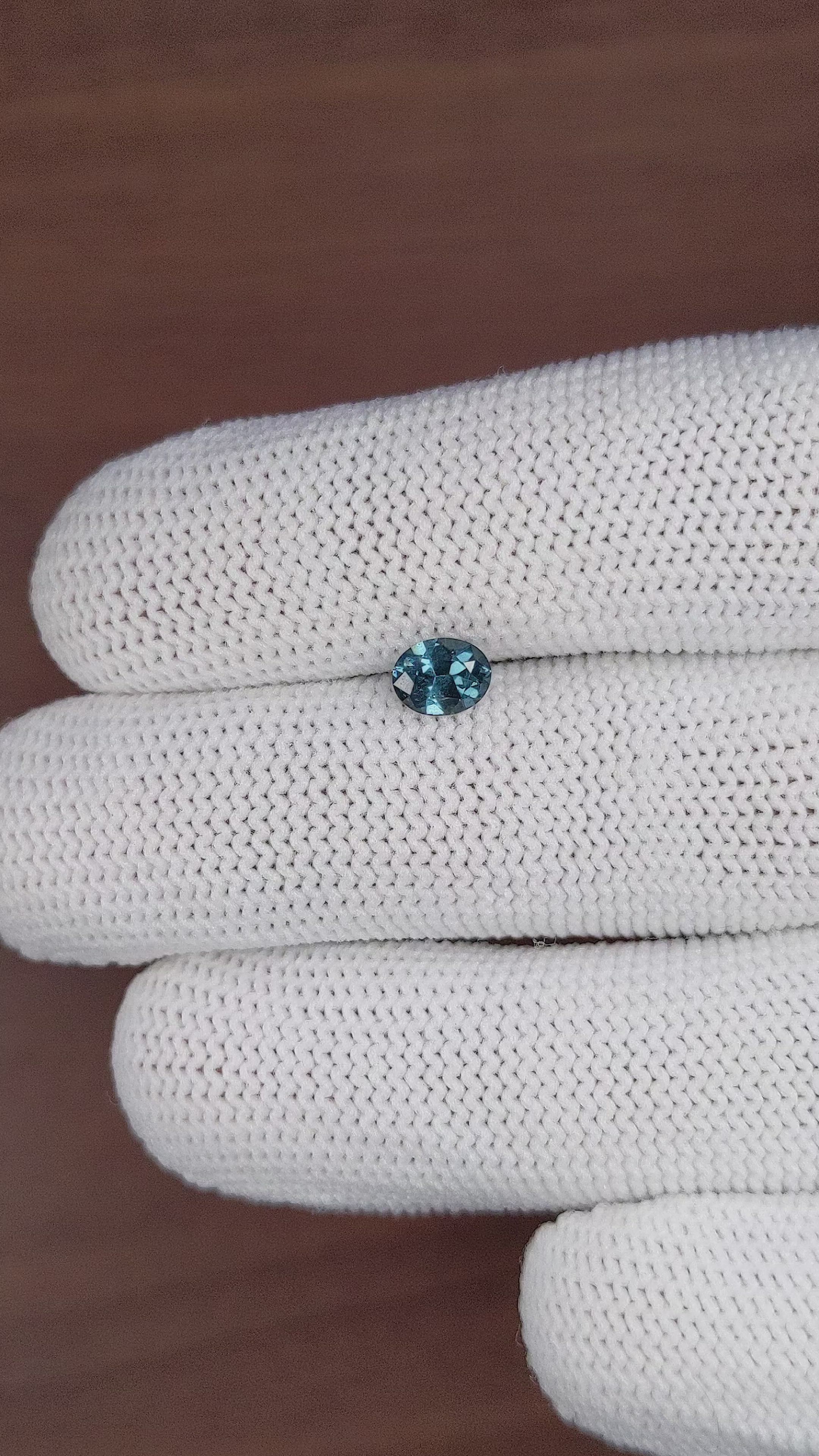 0.65 Ct. Spinel from Ceylon (Sri Lanka) Size Video