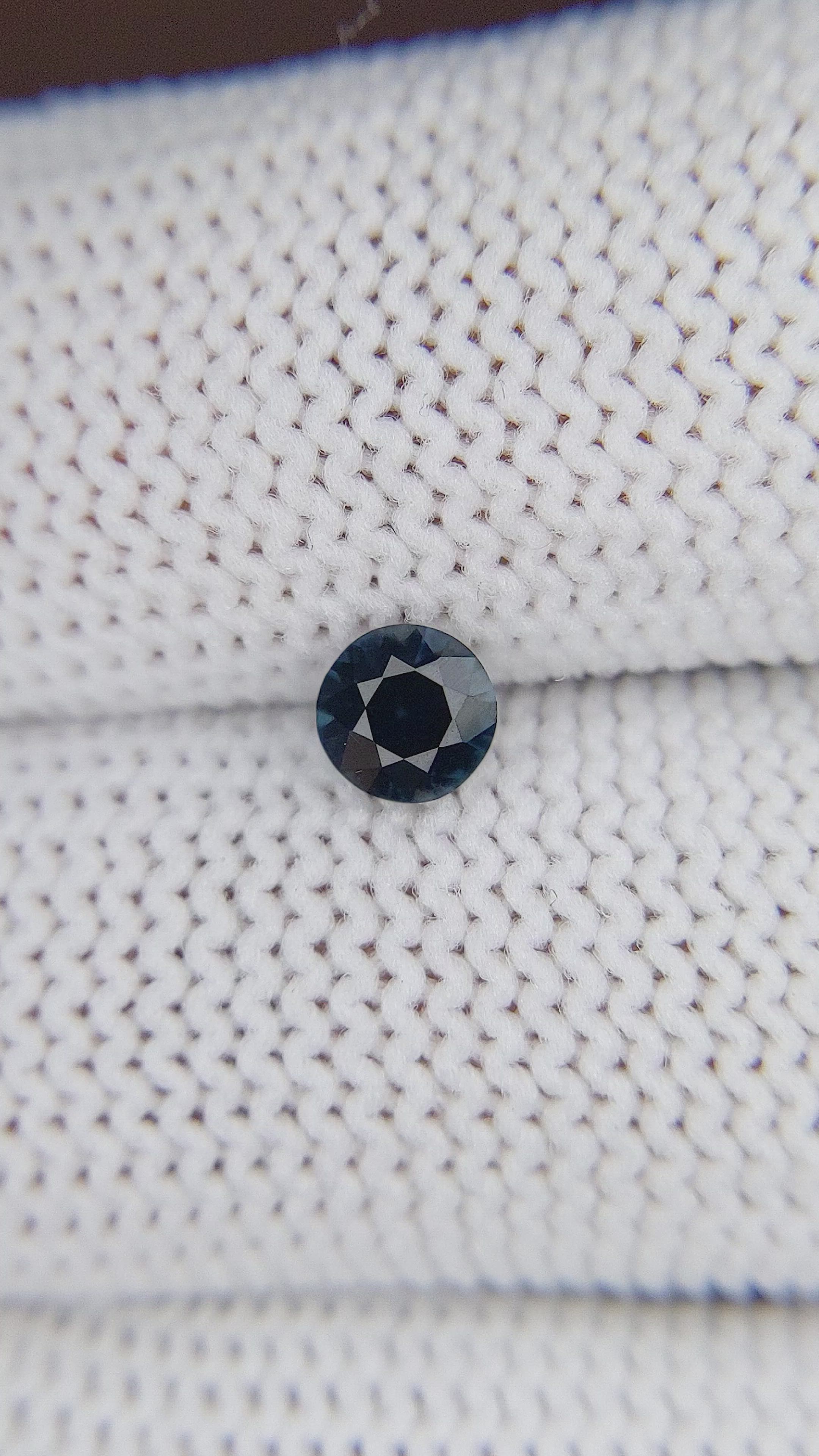 0.50 Ct. Spinel from Ceylon (Sri Lanka) Size Video