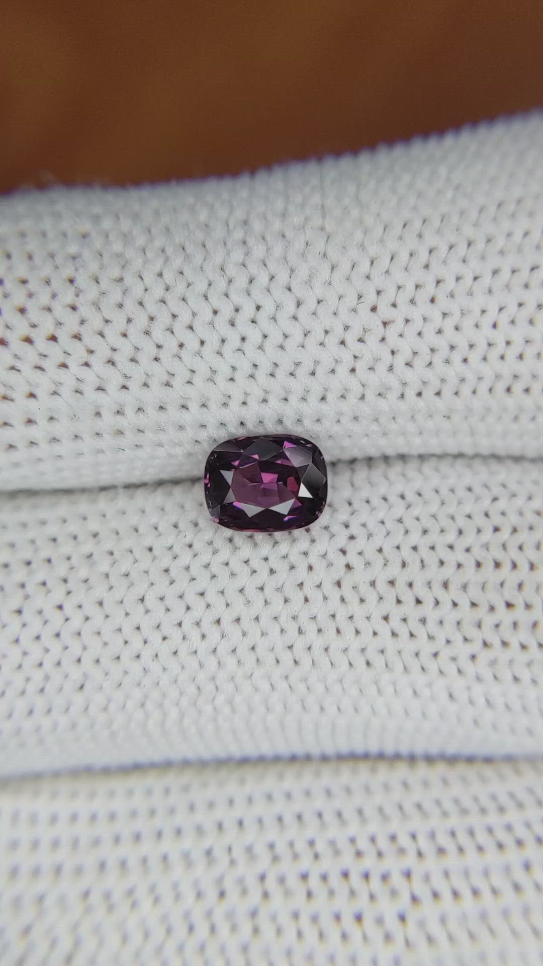 1.03 Ct. Spinel from Ceylon (Sri Lanka) Size Video