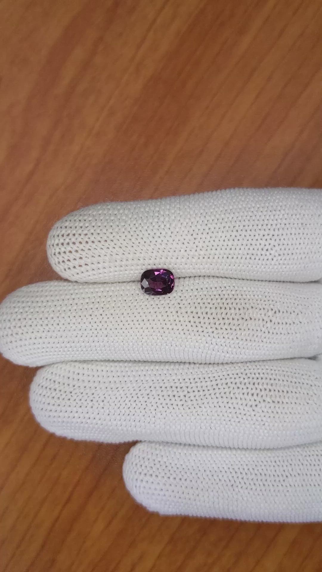 1.03 Ct. Spinel from Ceylon (Sri Lanka) Size Video