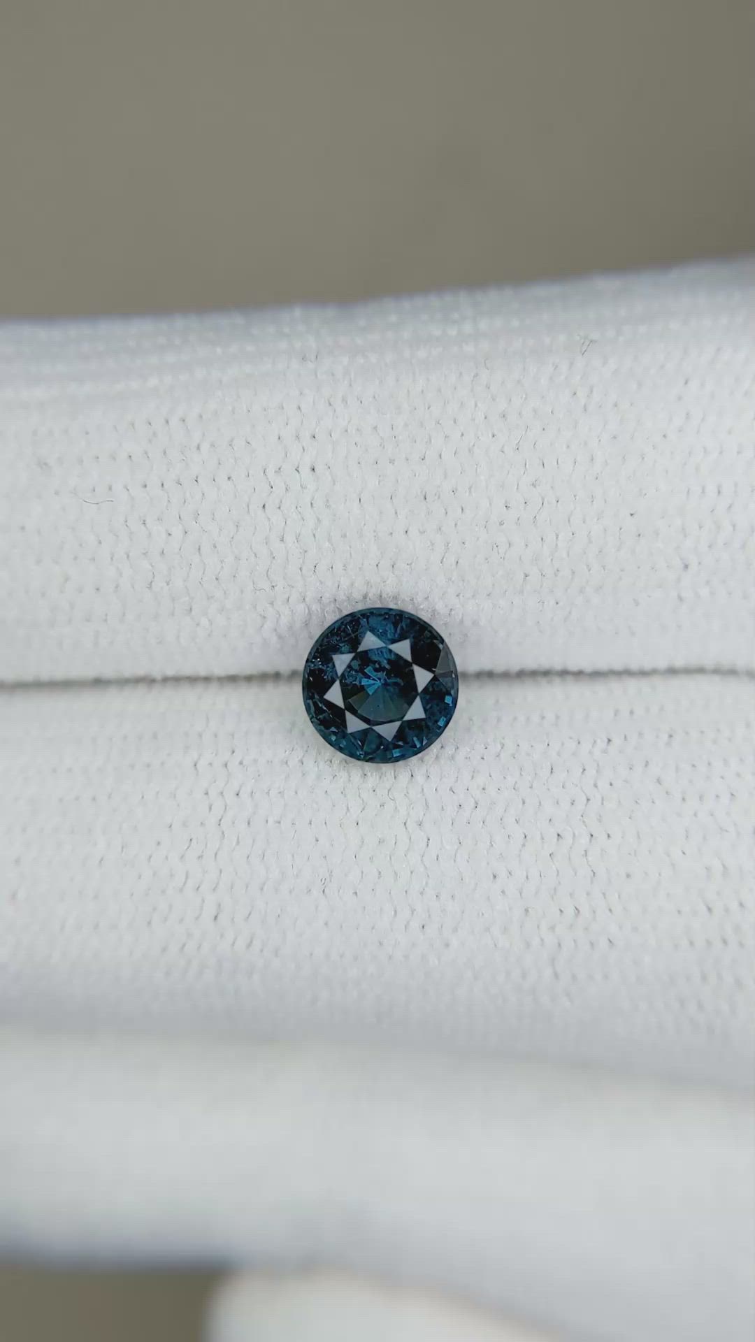 1.07 Ct. Spinel from Ceylon (Sri Lanka) Size Video