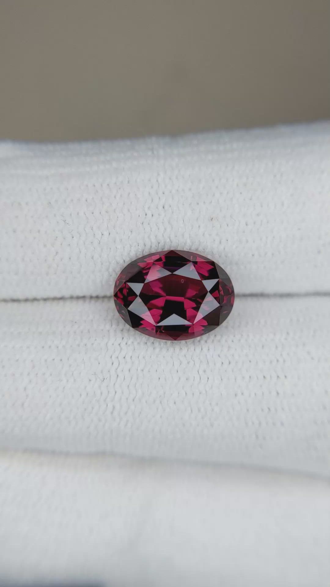 3.35 Ct. Spinel from Ceylon (Sri Lanka) Size Video