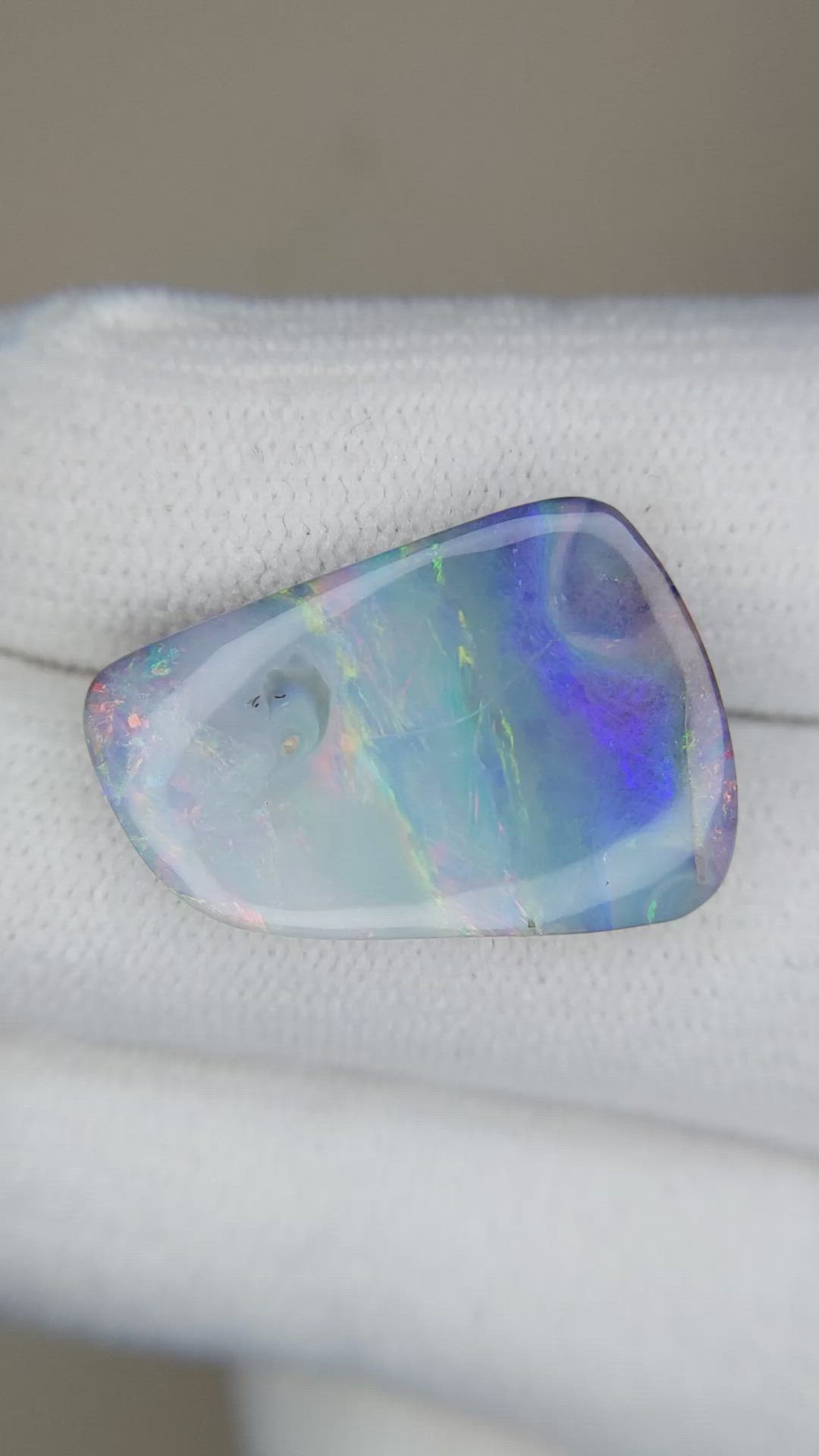 10.39 Ct. White Opal from Australia Size Video