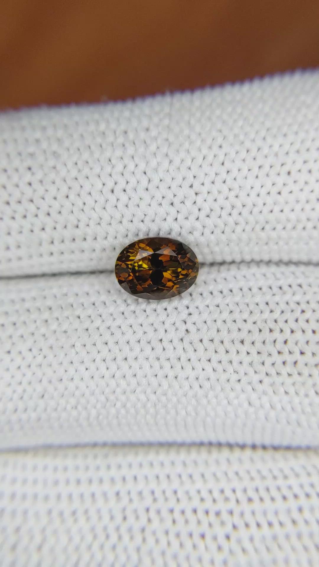 1.47 Ct. White Opal from Ceylon (Sri Lanka) Size Video