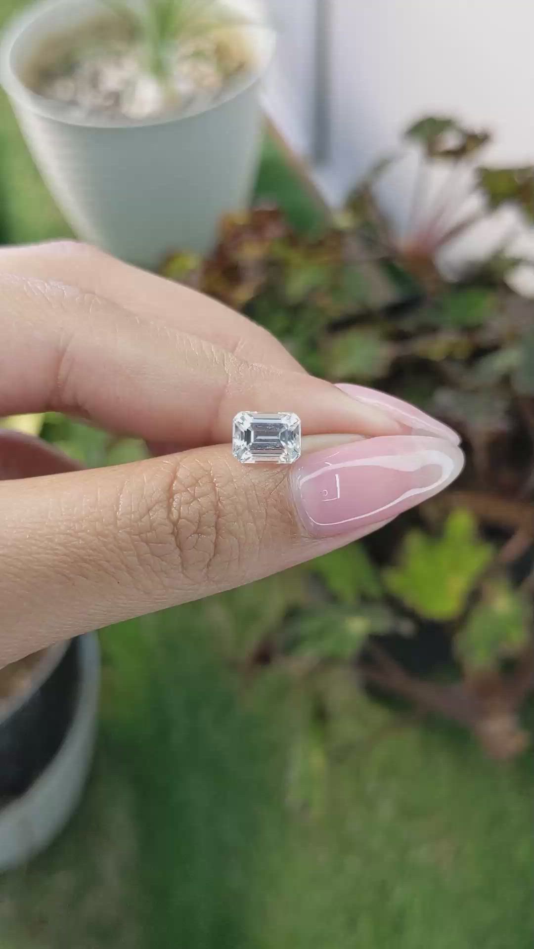 2.35 Ct. Zircon from Ceylon (Sri Lanka) Size Video