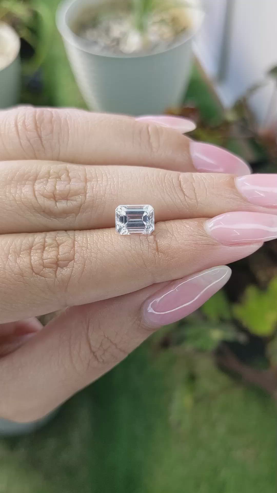 2.35 Ct. Zircon from Ceylon (Sri Lanka) Size Video