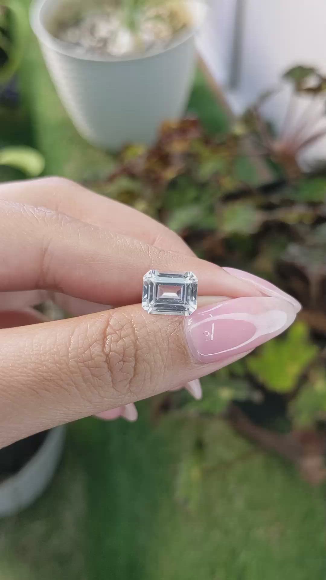 4.00 Ct. Zircon from Ceylon (Sri Lanka) Size Video