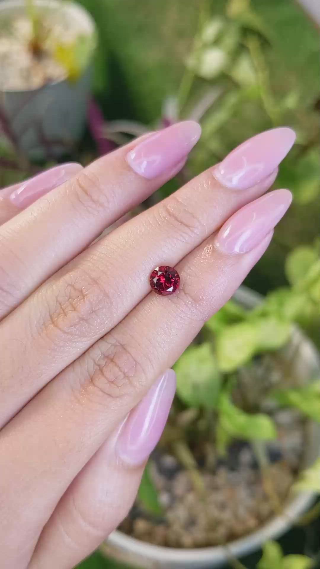 1.03 Ct. Garnet from Ceylon (Sri Lanka) Size Video