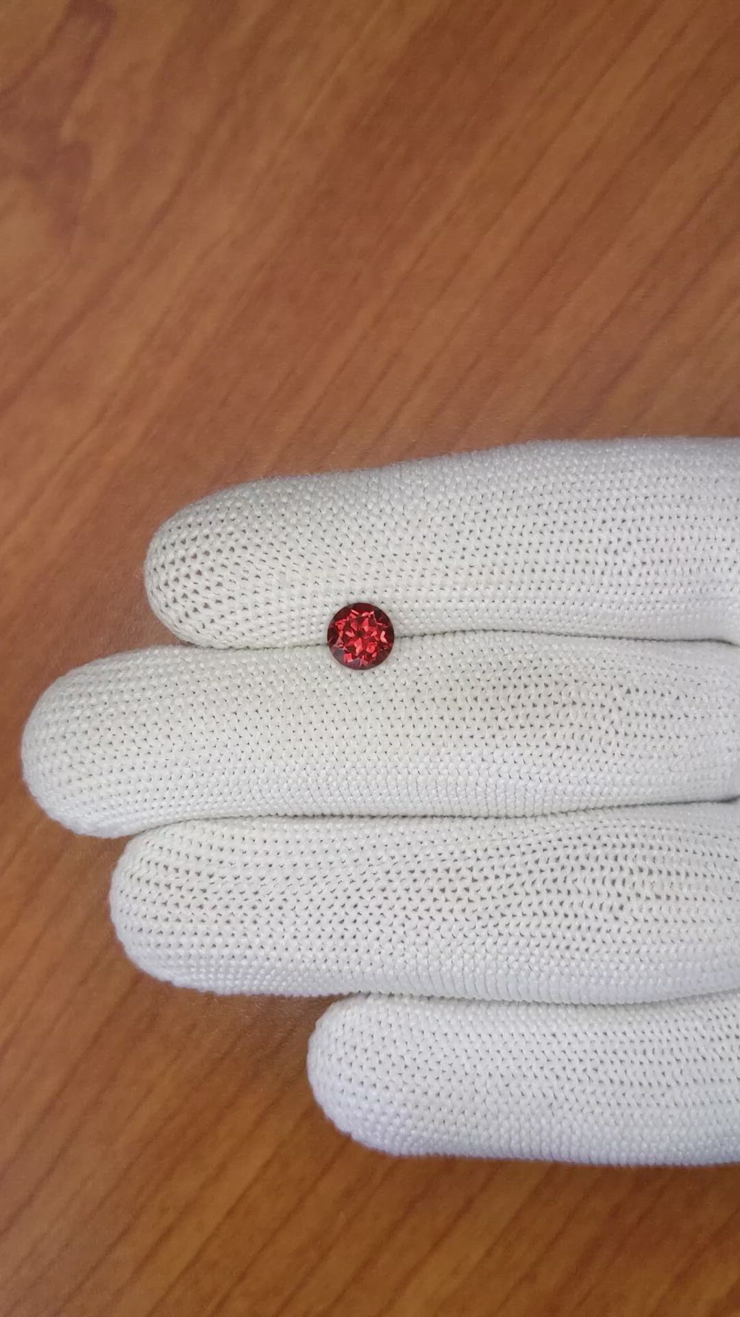 1.03 Ct. Garnet from Ceylon (Sri Lanka) Size Video