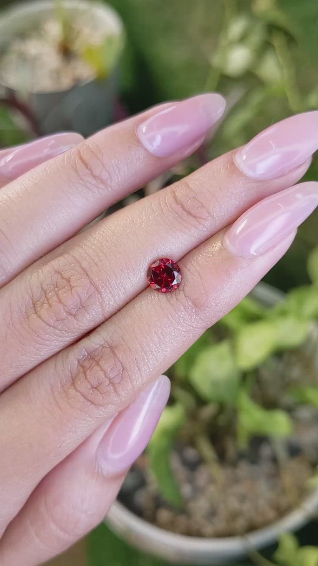 1.09 Ct. Garnet from Ceylon (Sri Lanka) Size Video