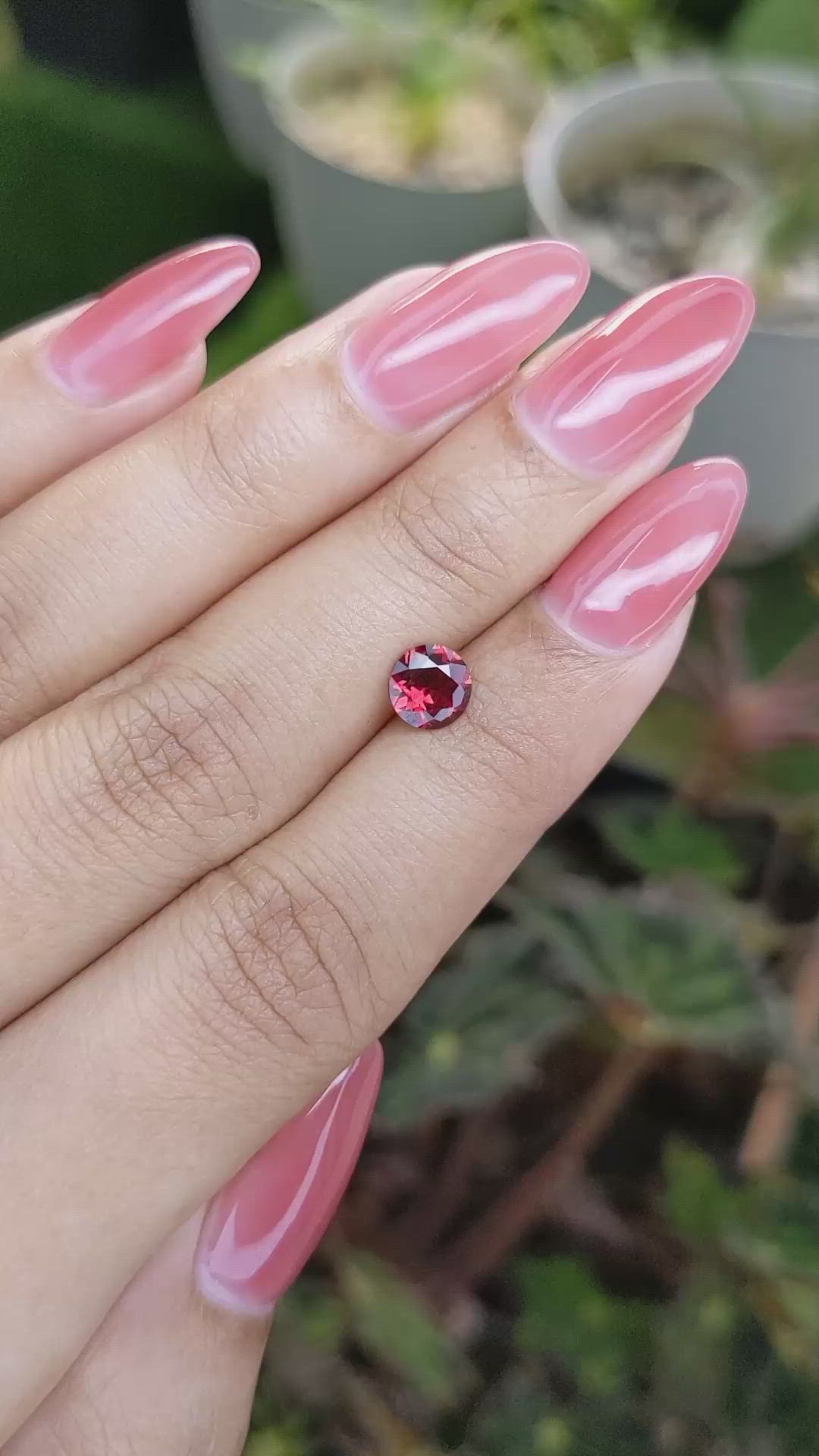 0.90 Ct. Garnet from Ceylon (Sri Lanka) Size Video