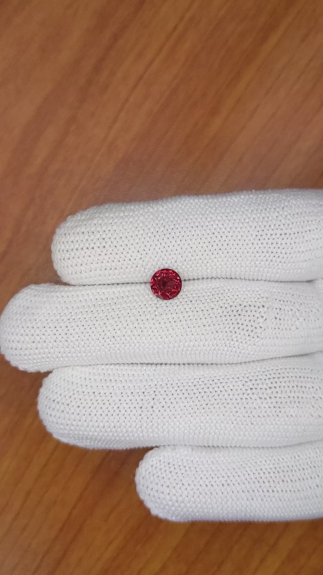 0.90 Ct. Garnet from Ceylon (Sri Lanka) Size Video