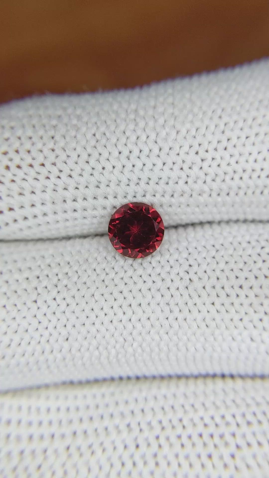 1.03 Ct. Garnet from Ceylon (Sri Lanka) Size Video