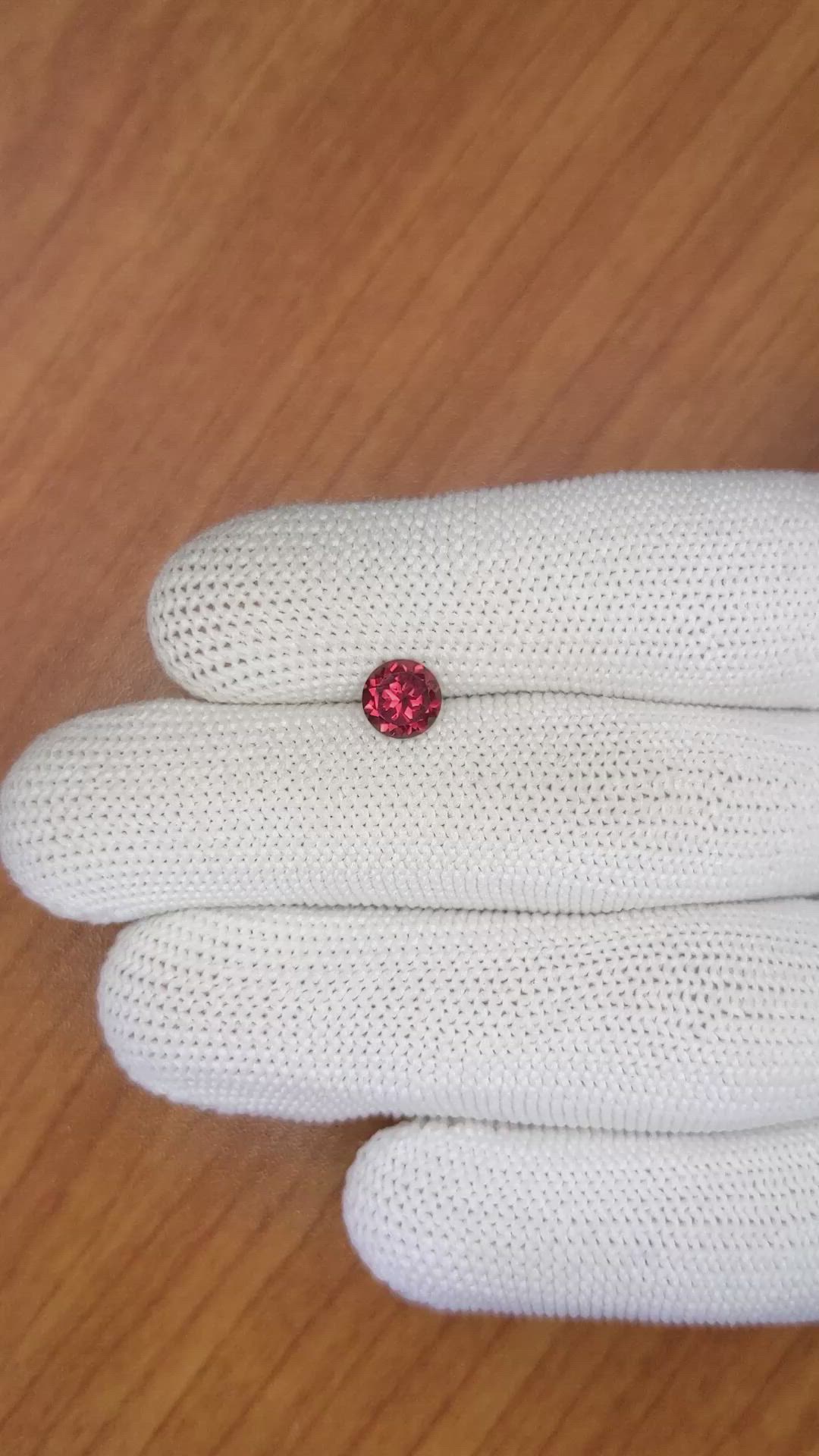 1.03 Ct. Garnet from Ceylon (Sri Lanka) Size Video