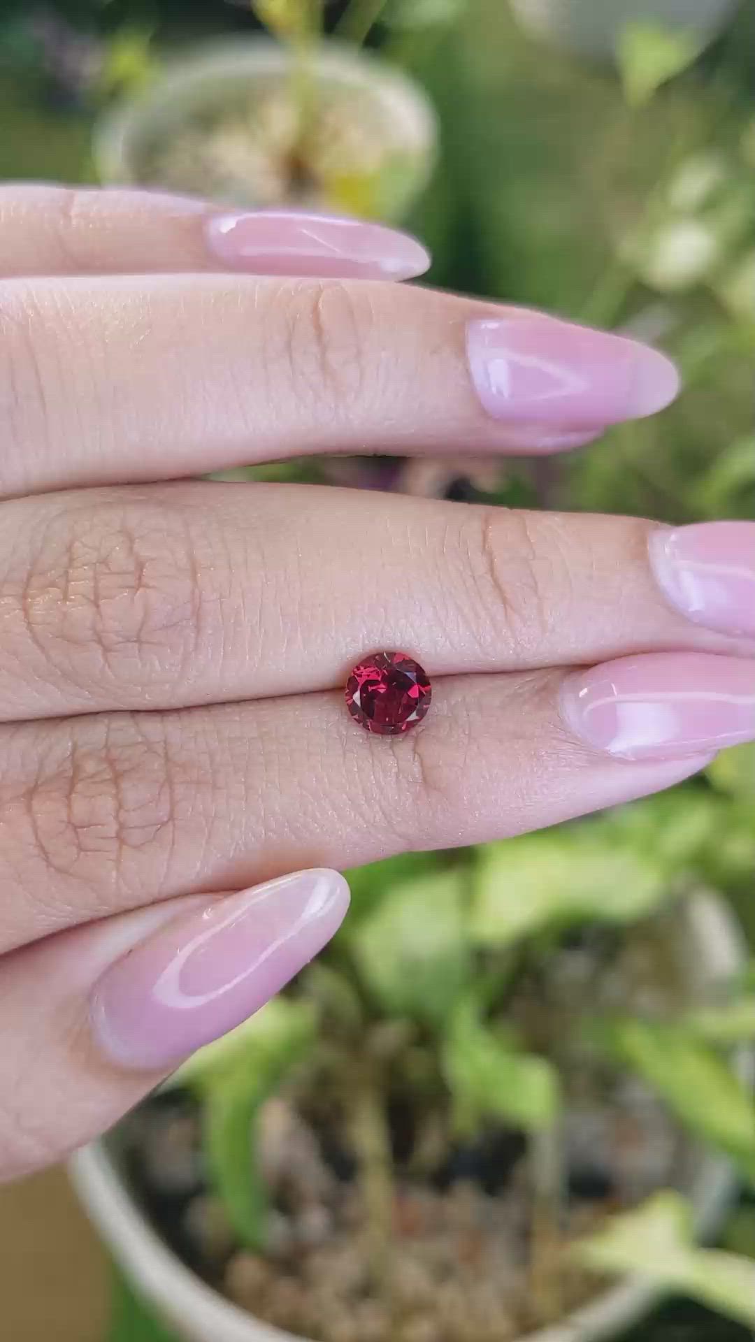 1.03 Ct. Garnet from Ceylon (Sri Lanka) Size Video