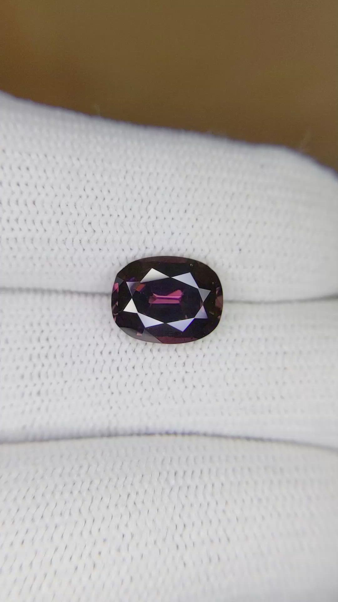 2.89 Ct. Spinel from Ceylon (Sri Lanka) Size Video