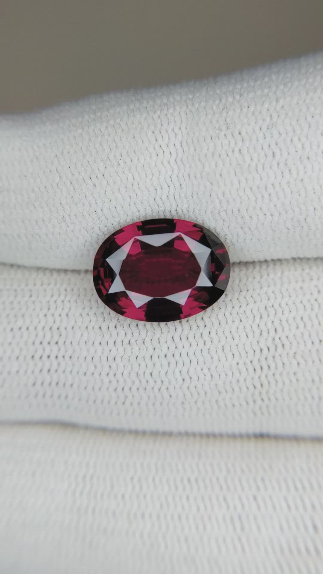 5.12 Ct. Garnet from Ceylon (Sri Lanka) Size Video