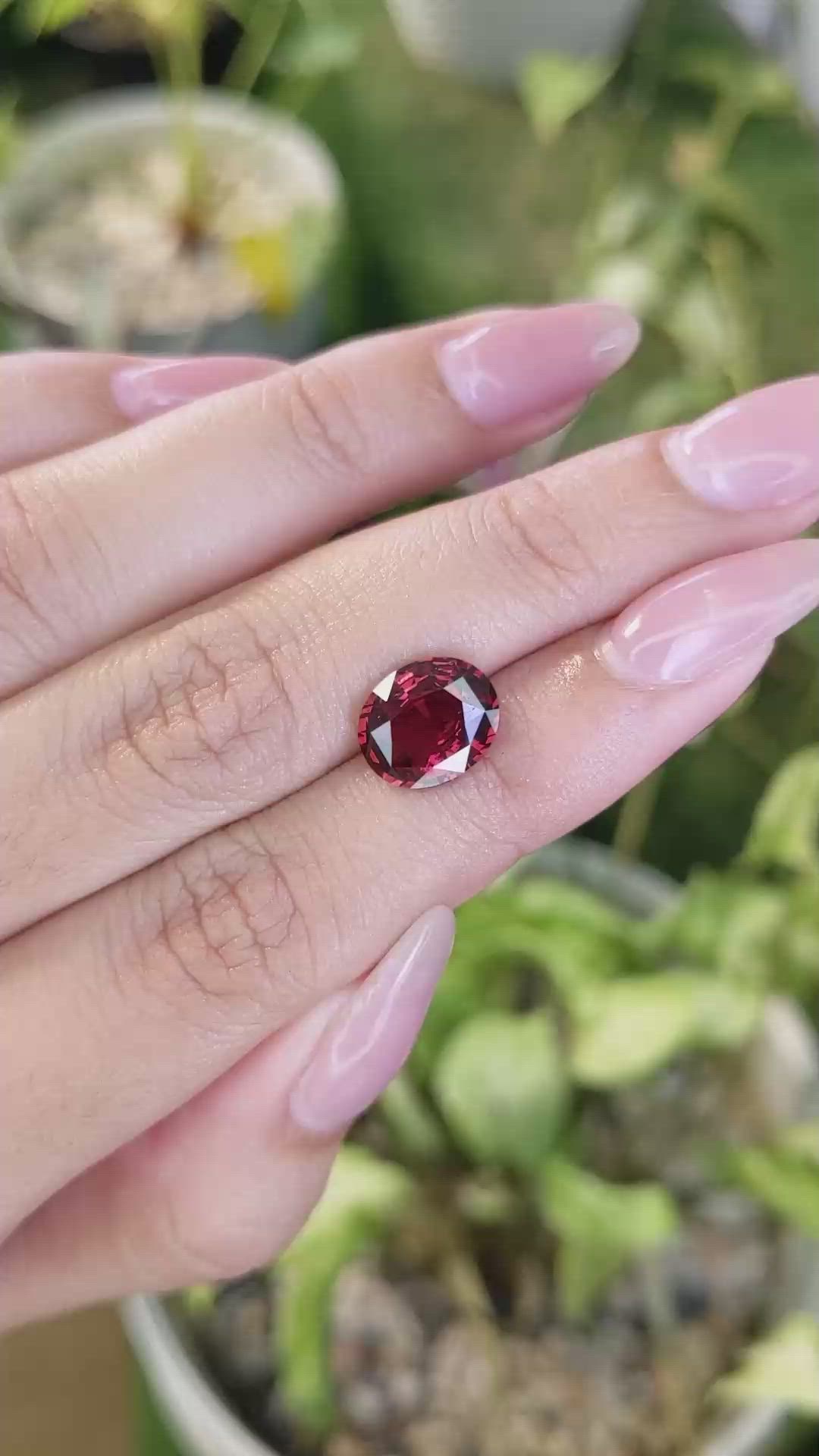 3.82 Ct. Garnet from Ceylon (Sri Lanka) Size Video